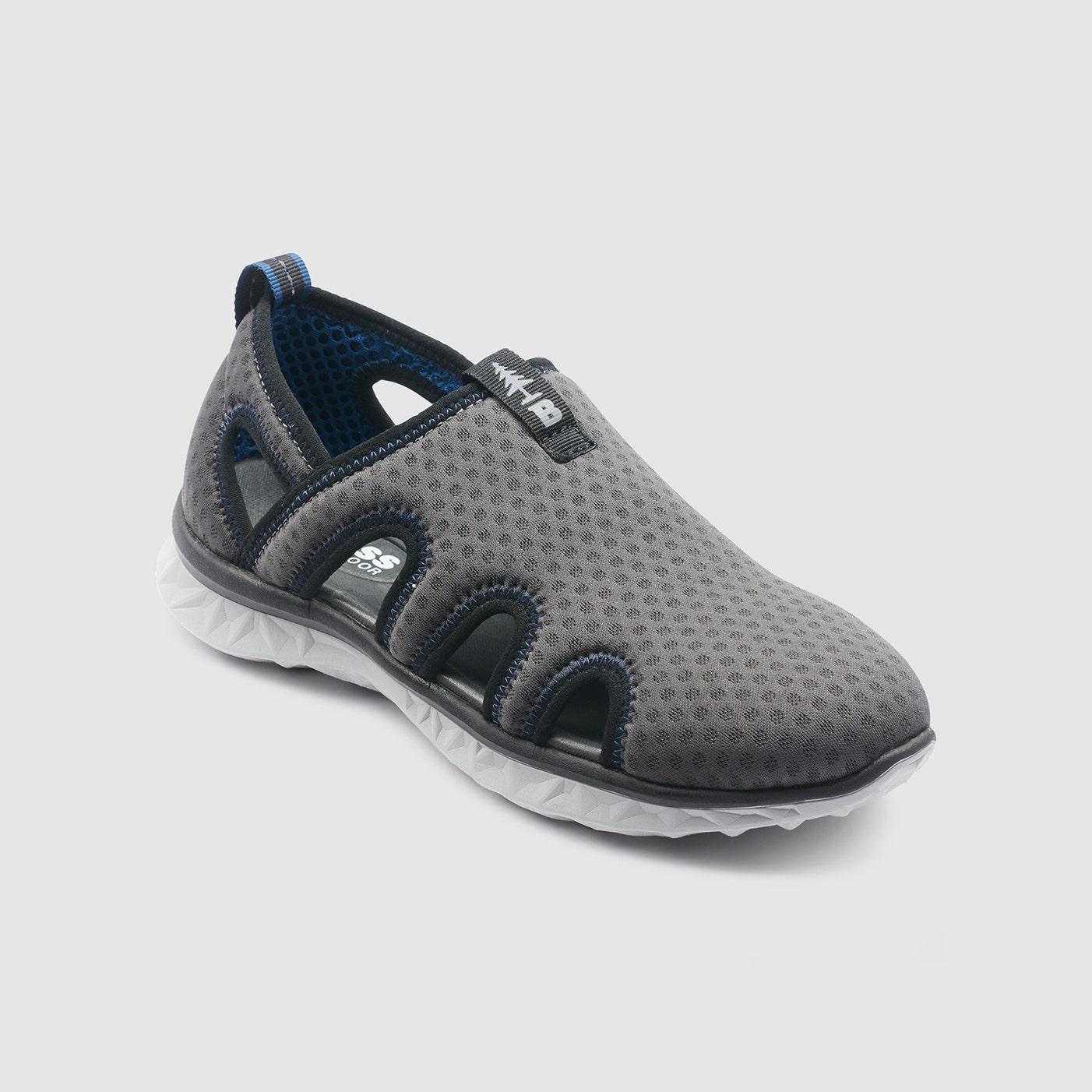 Co. Hex Mesh Vent Water Shoes in Black 