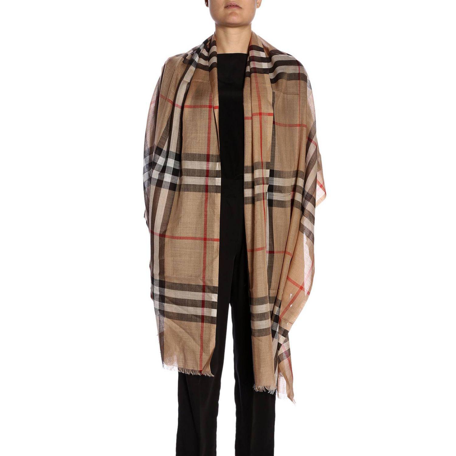 Burberry Classic Giant Check Cashmere Scarf in Camel (Natural) - Lyst
