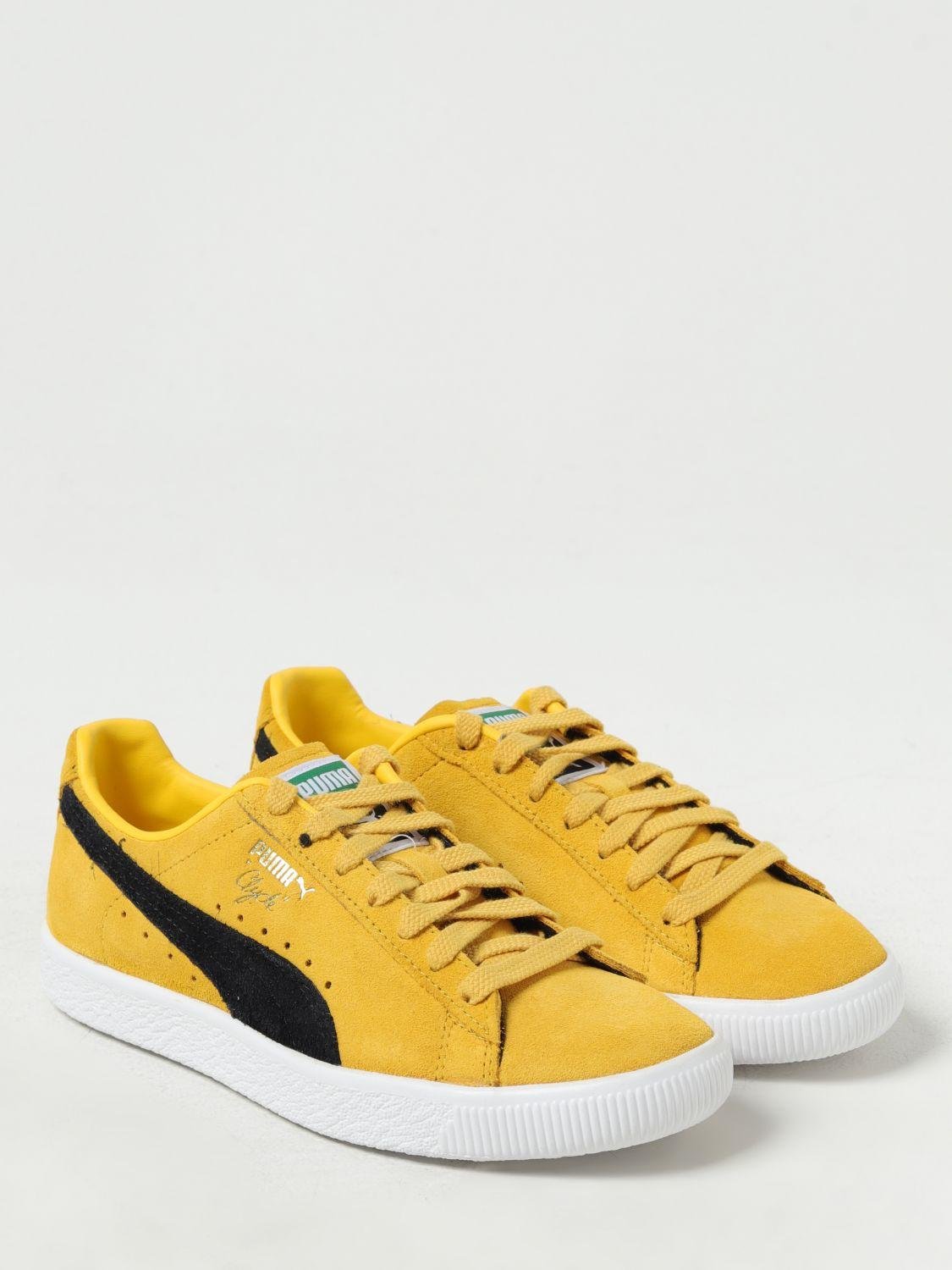 Yellow deals puma sneakers