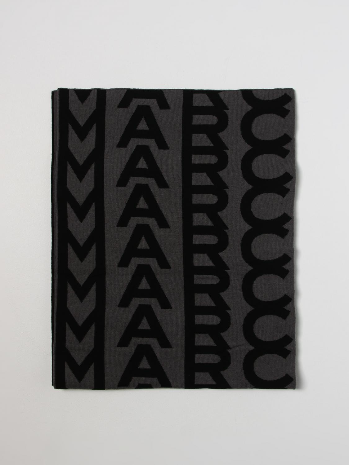 [MARC JACOBS] STICKER PRINT SCARF / 追跡可 Marc Jacobs Sticker-print Scarf | White | FARFETCH OM