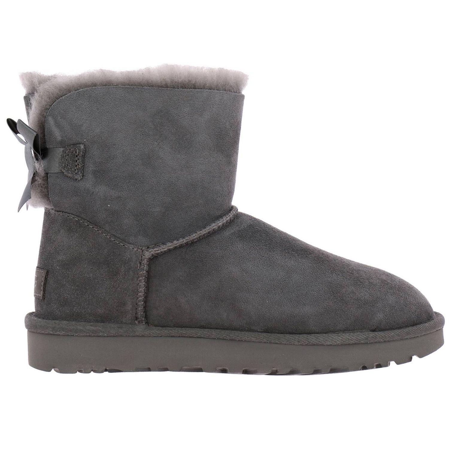 shoes with split toe
