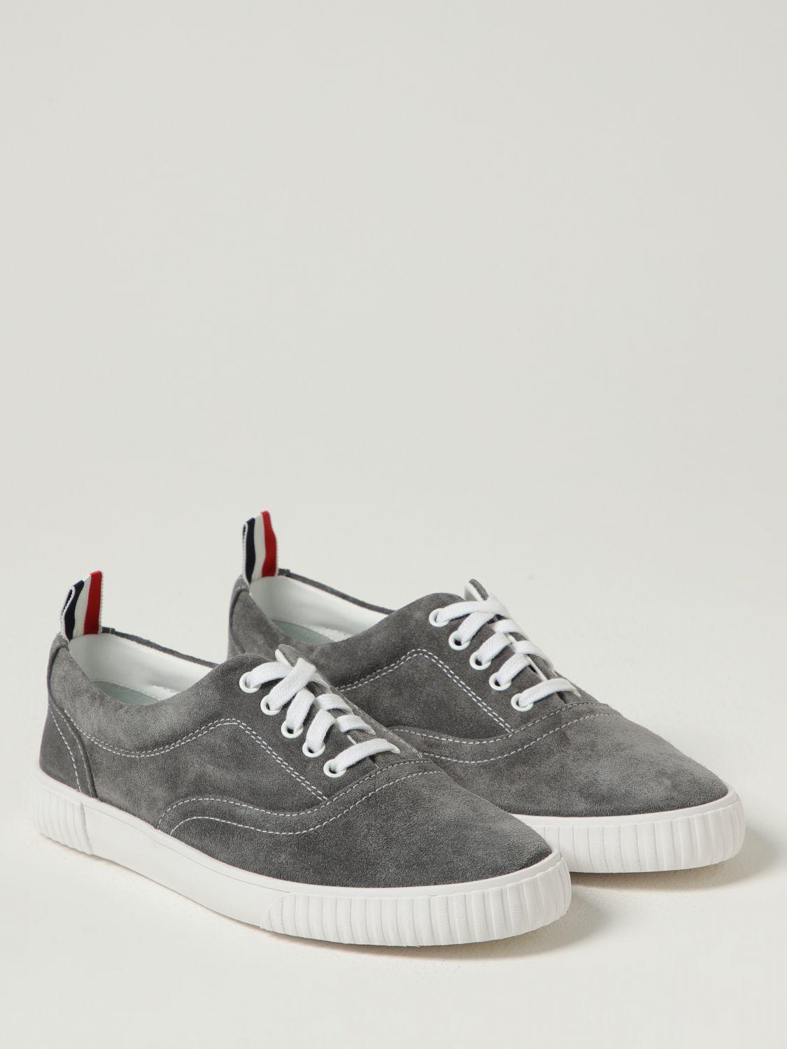 スニーカー THOM BROWNE Men Sneakers MFD261AF0057035 Grey Suede-trimmed sneakers in grey - Thom Browne | Mytheresa