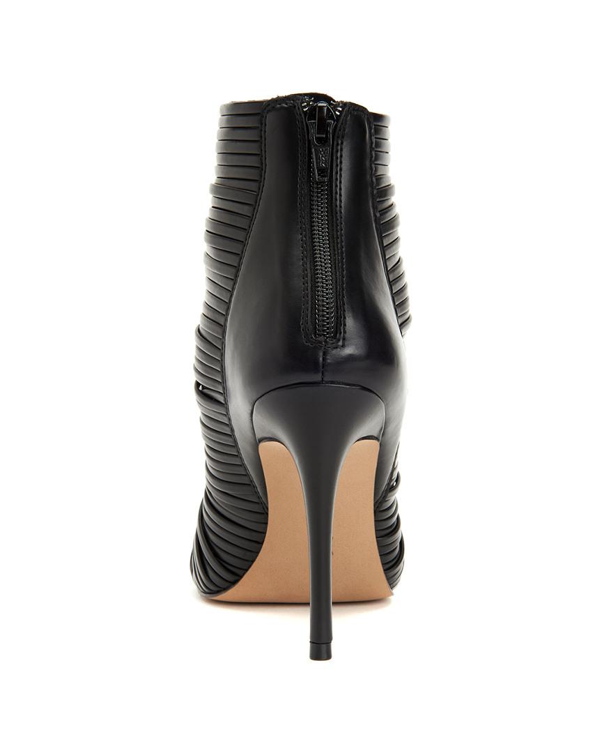 bcbg elle bootie