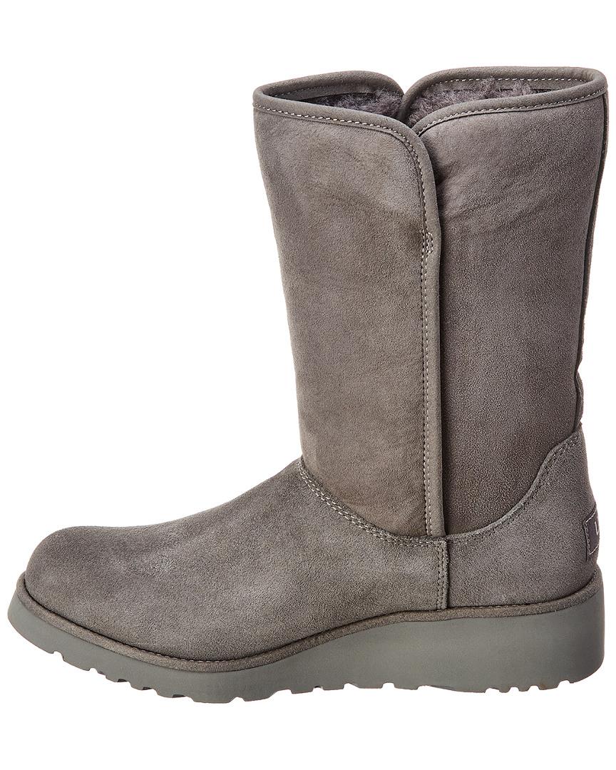 ugg amie water resistant short boot