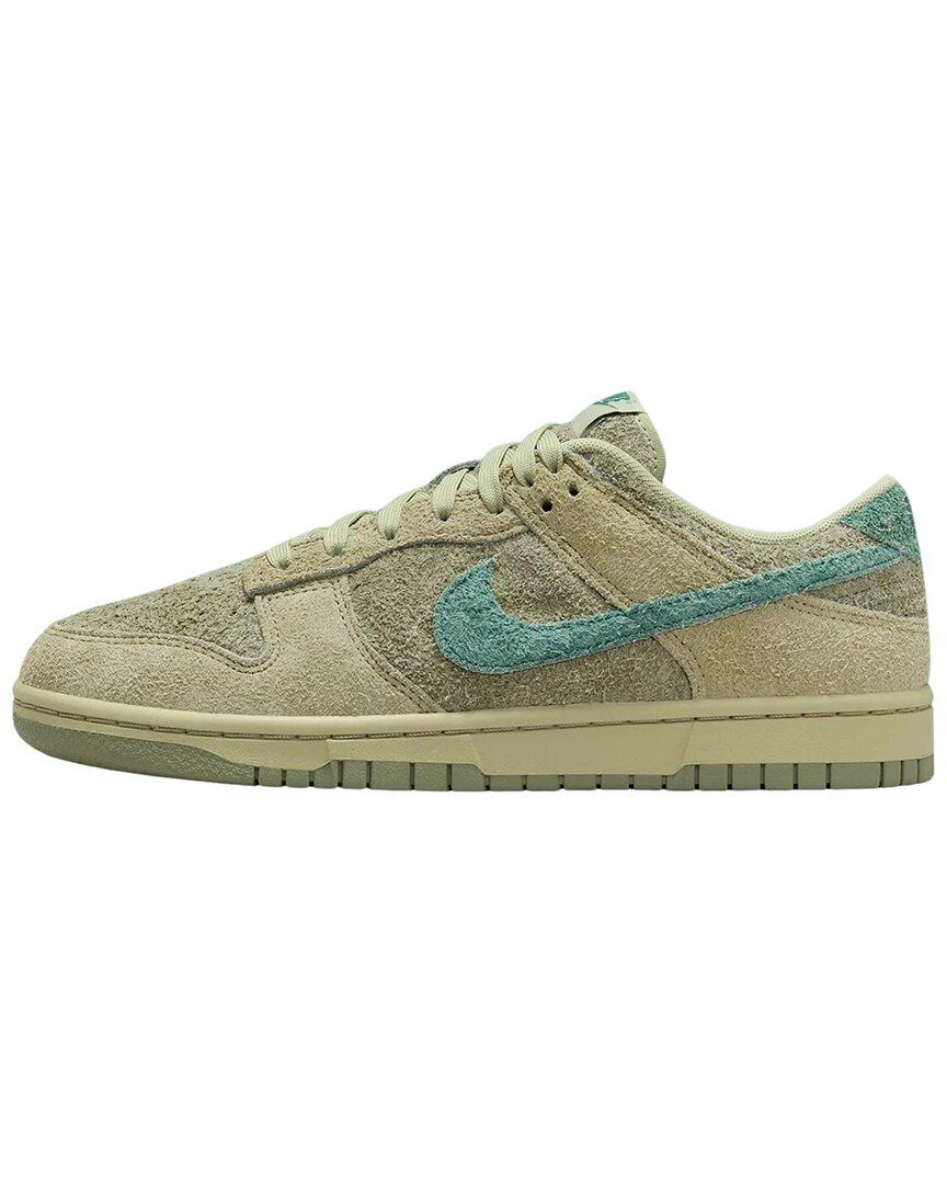nike dunk low sneaks up
