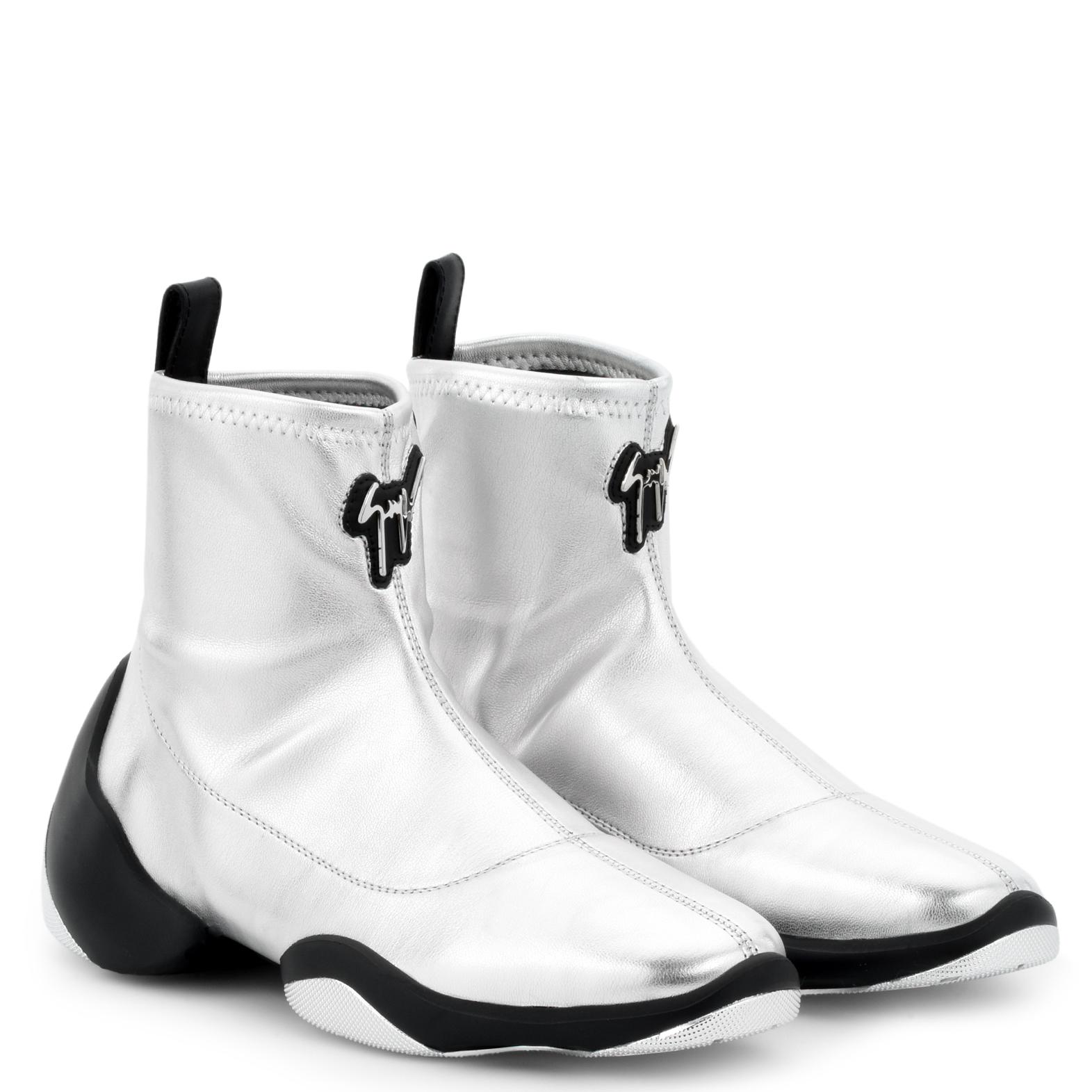 giuseppe zanotti light jump