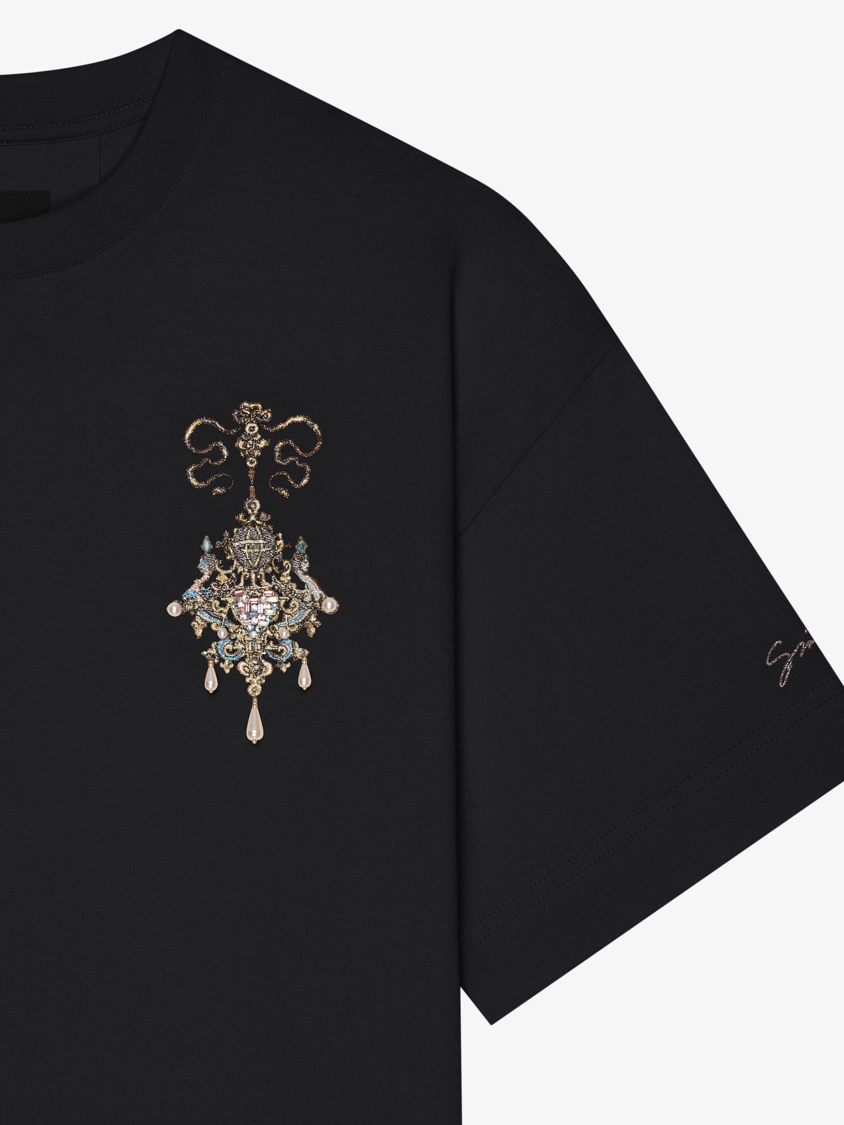 Givenchy offers signature tee