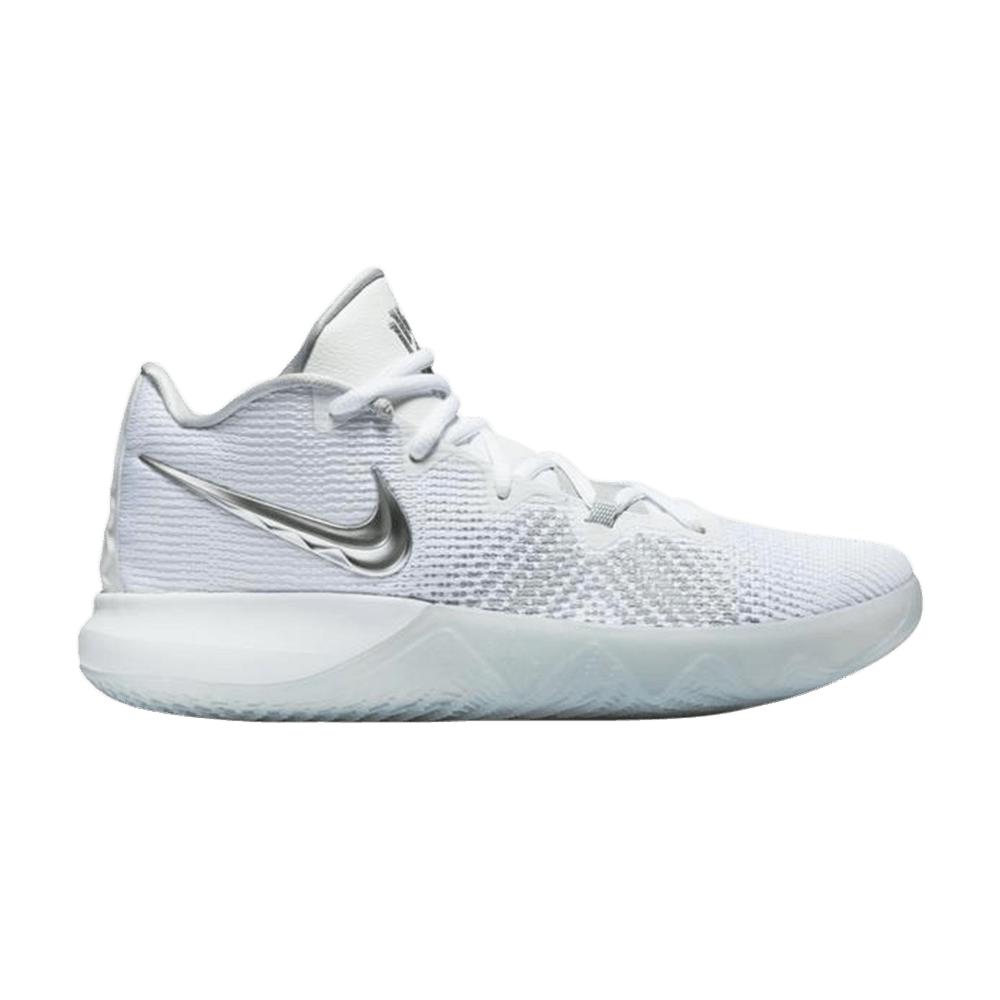 Nike Kyrie Flytrap Basketball Shoe in White for Men - Save 51% - Lyst