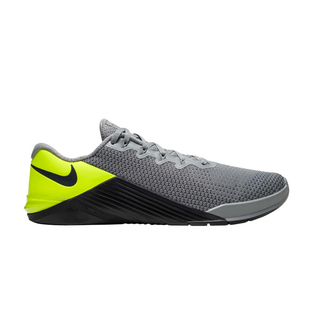 Nike Metcon 5 'particle Grey Volt' in Gray for Men | Lyst