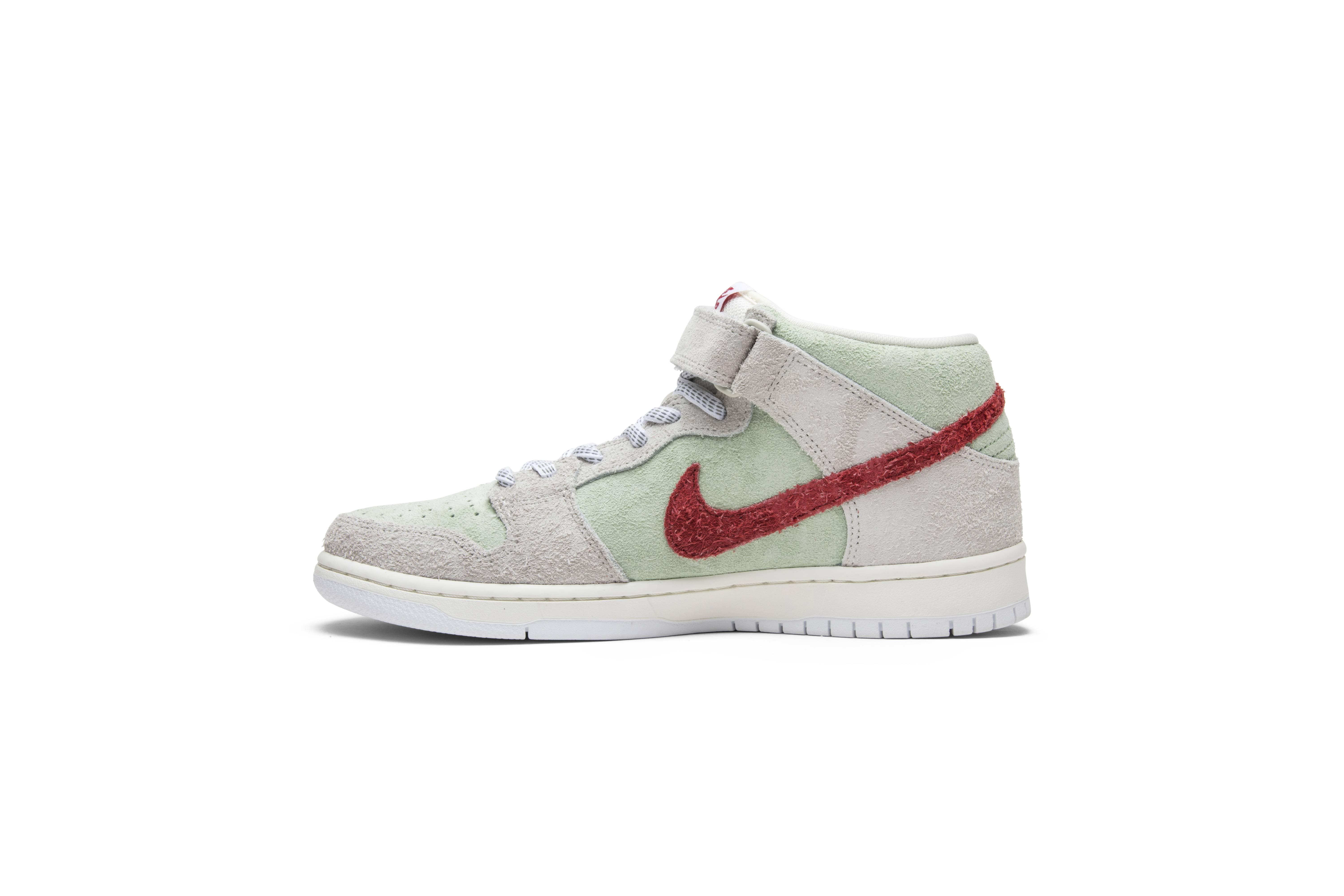 white widow nike sb