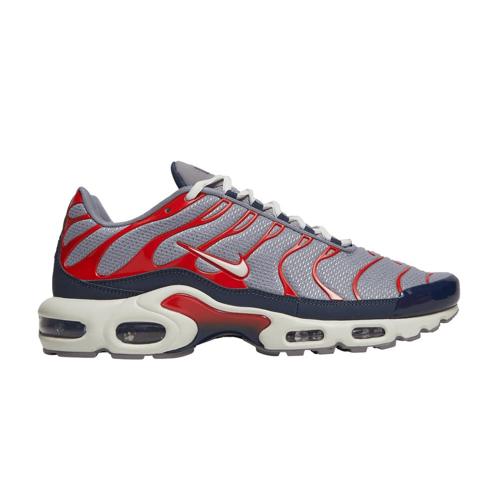 nike red air max plus