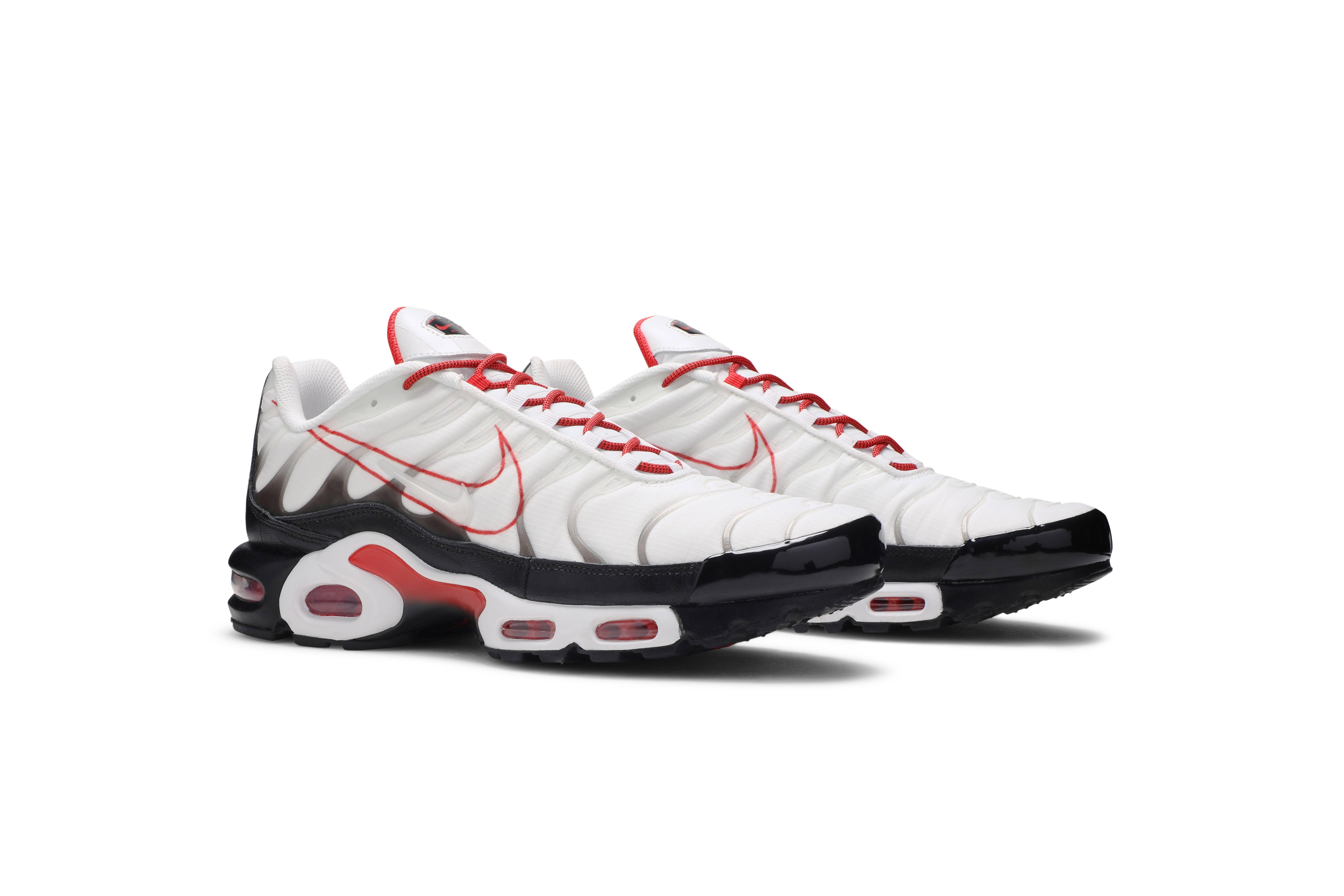 white nike air max plus men