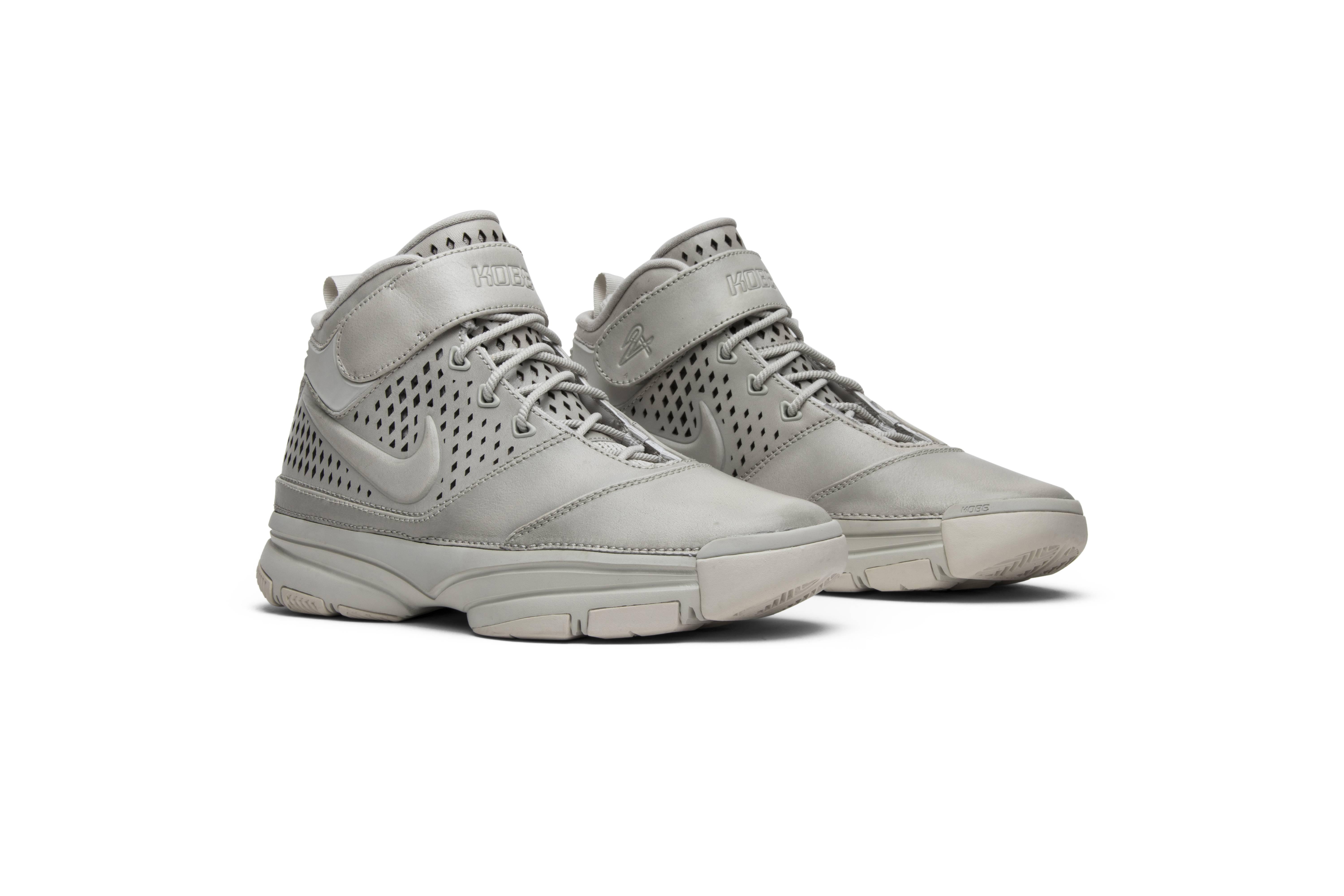 size 13 men's nike kobe shoes