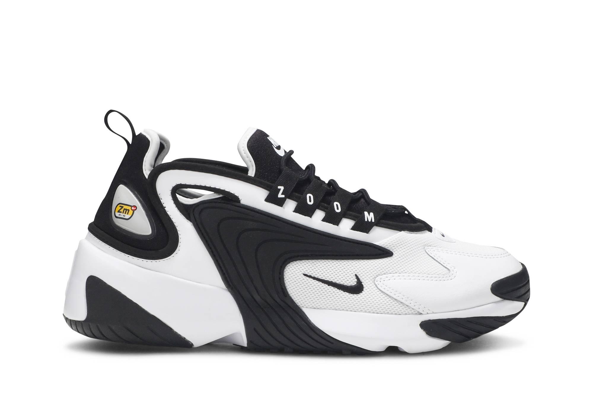 zoom nike black and white