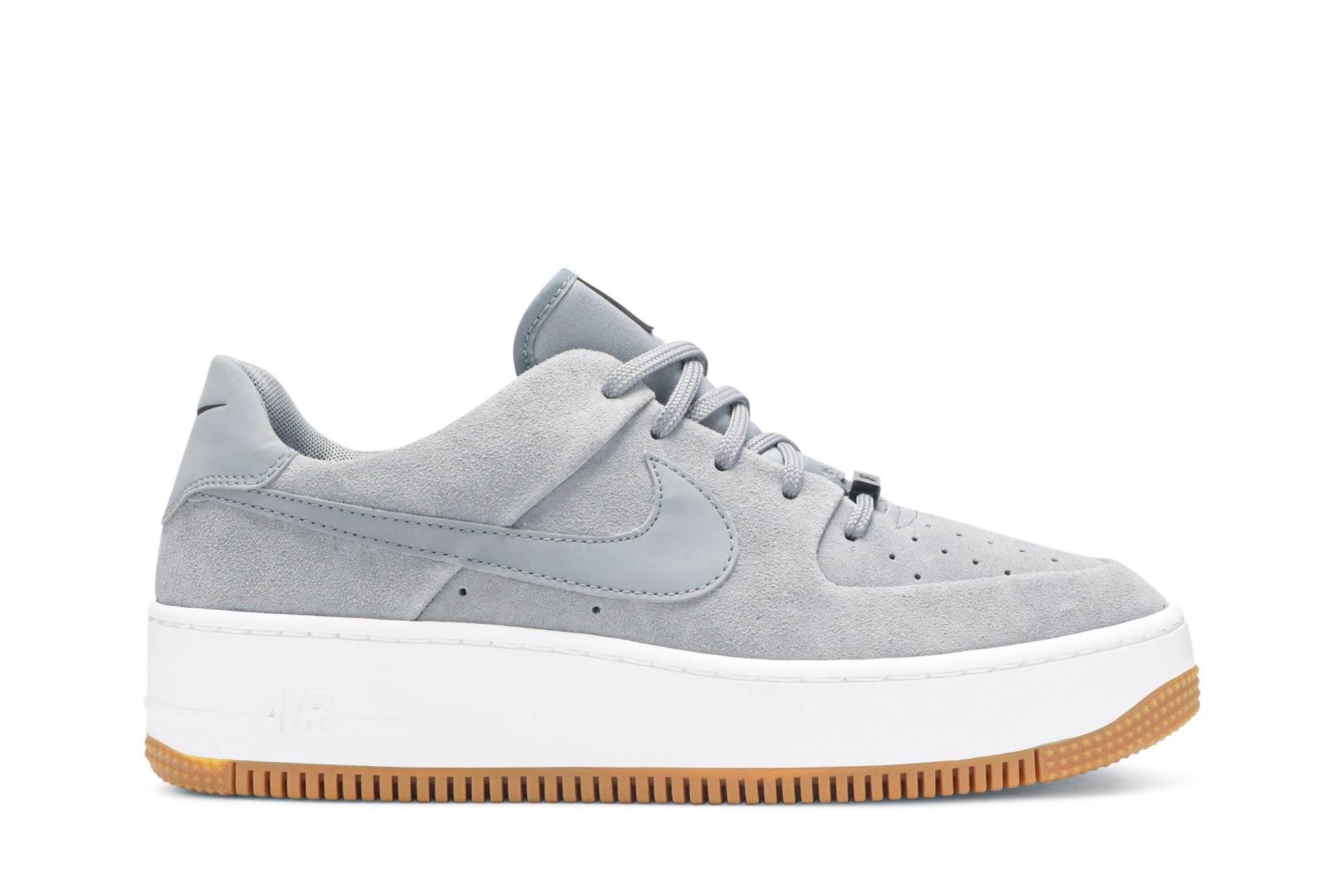 Nike Air Force 1 Sage Low Shoe in Gray | Lyst