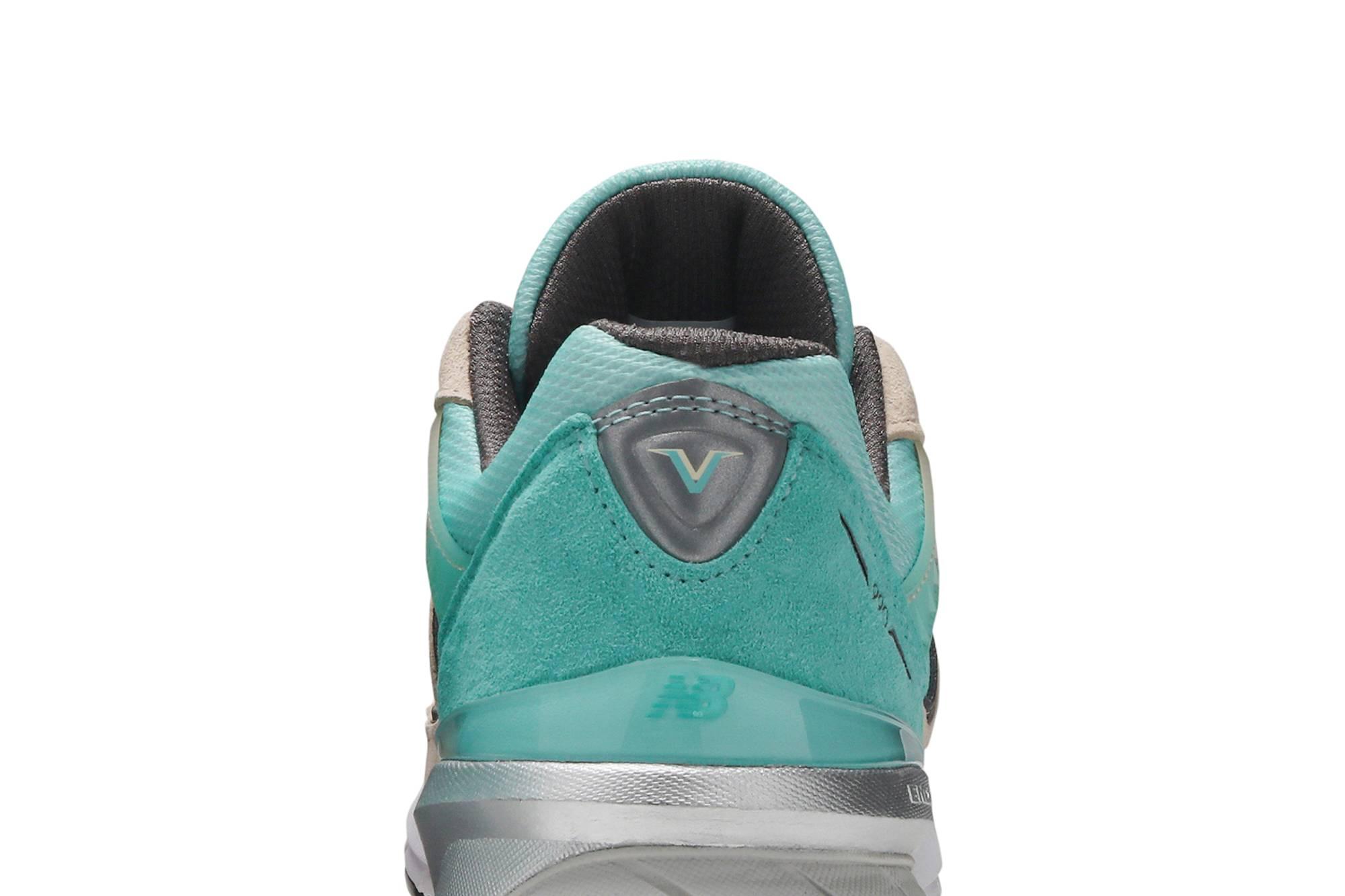 new balance 990v5 ycmc taxmas
