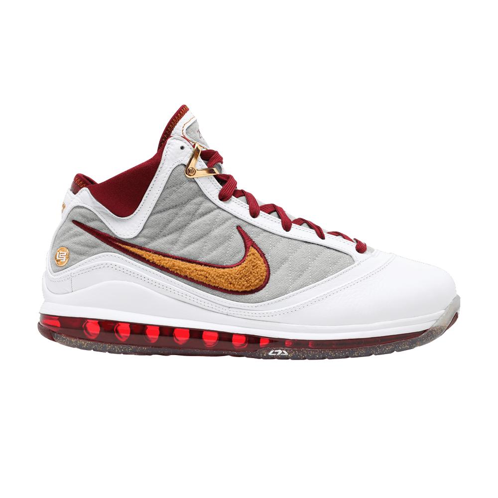lebron james basketball shoes white