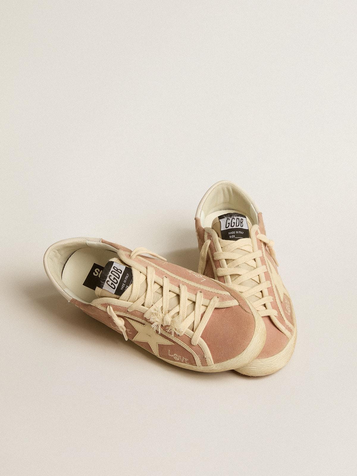 Super Star En Daim Rose Poudre Avec Etoile En Cuir Couleur Creme Femme Taille Golden Goose en coloris Neutre Lyst
