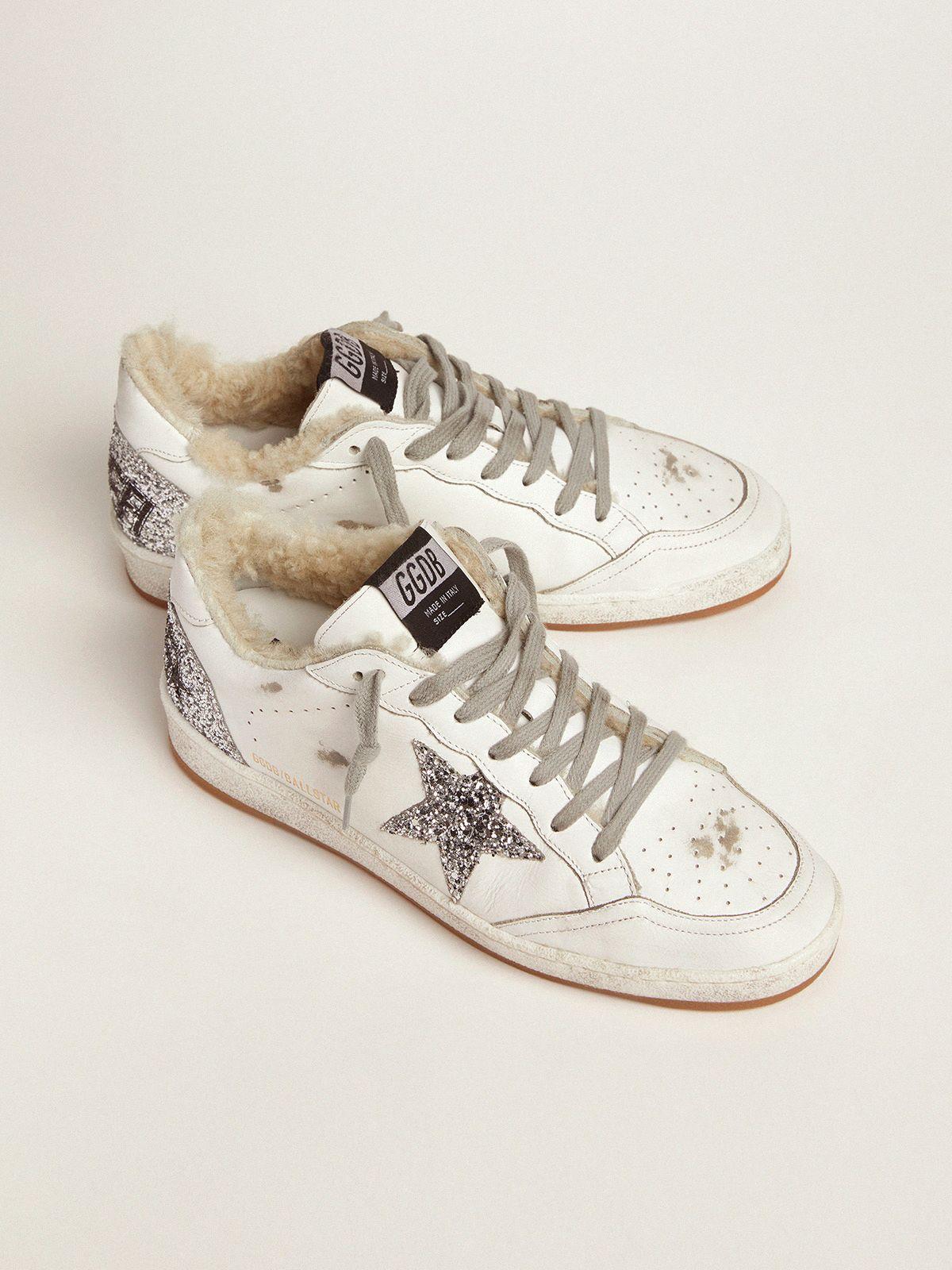 Golden Goose Primavera Estate 2021 sneakers ball star bianche e argento -  GWF00117F00026780267