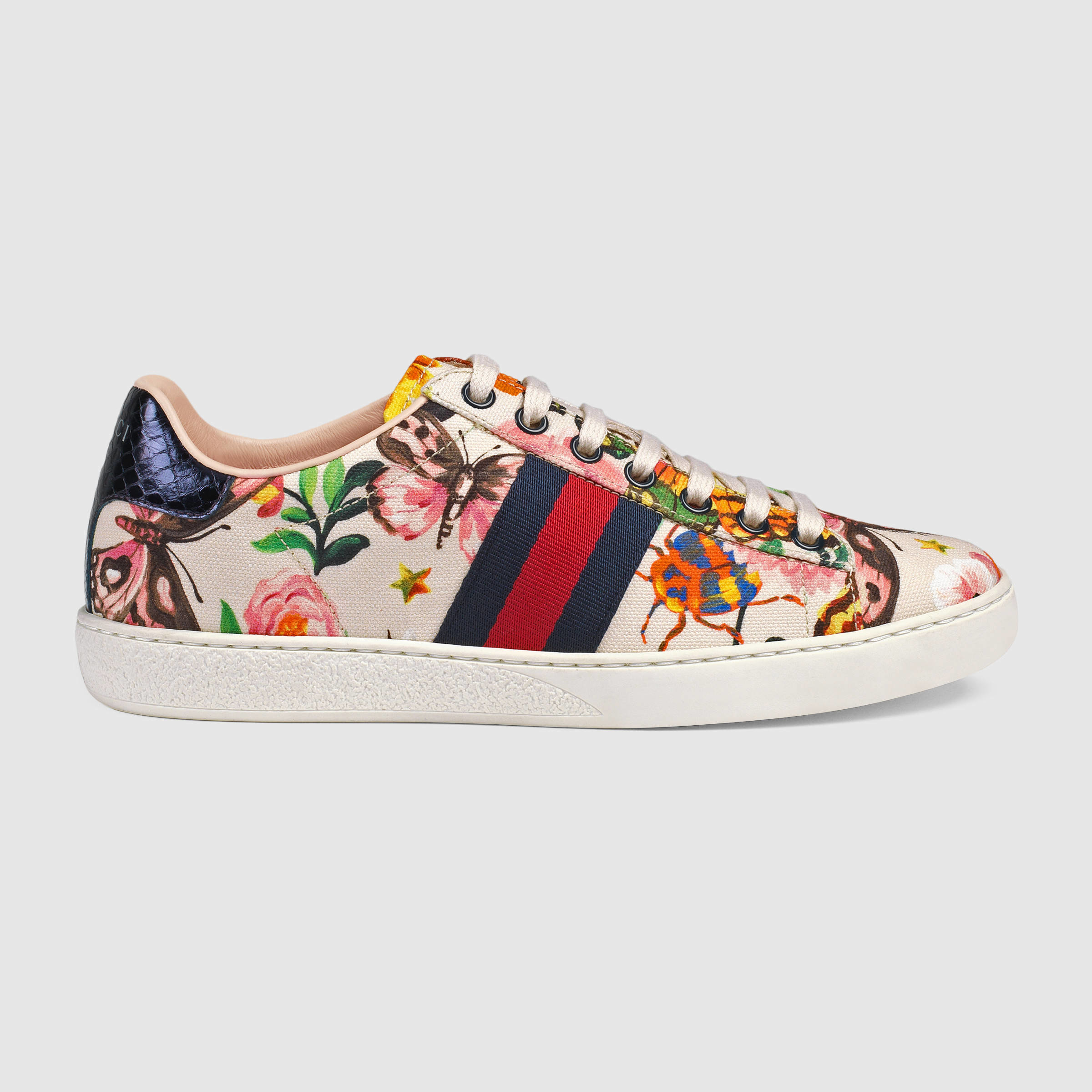 gucci tee logo