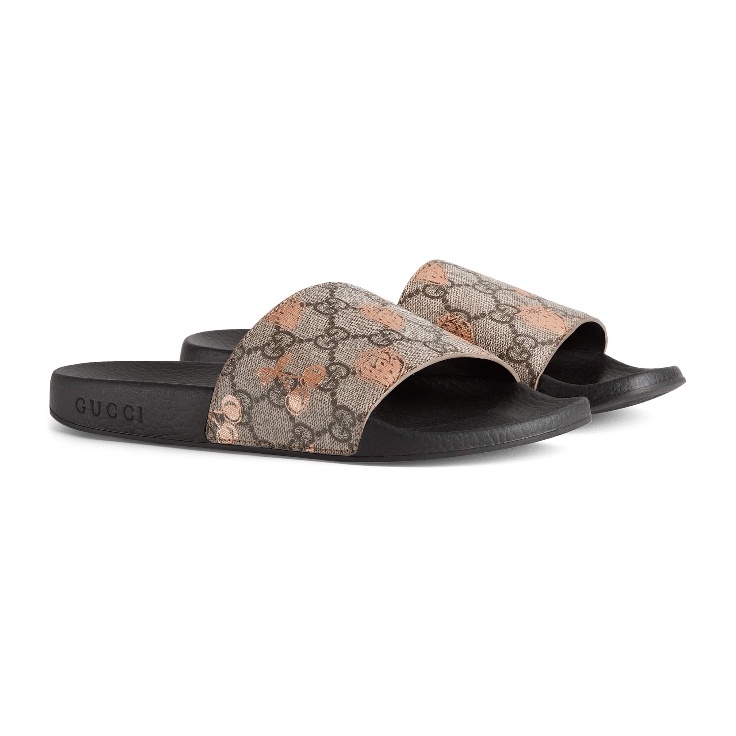 Gucci Berry Print Slide in Natural | Lyst
