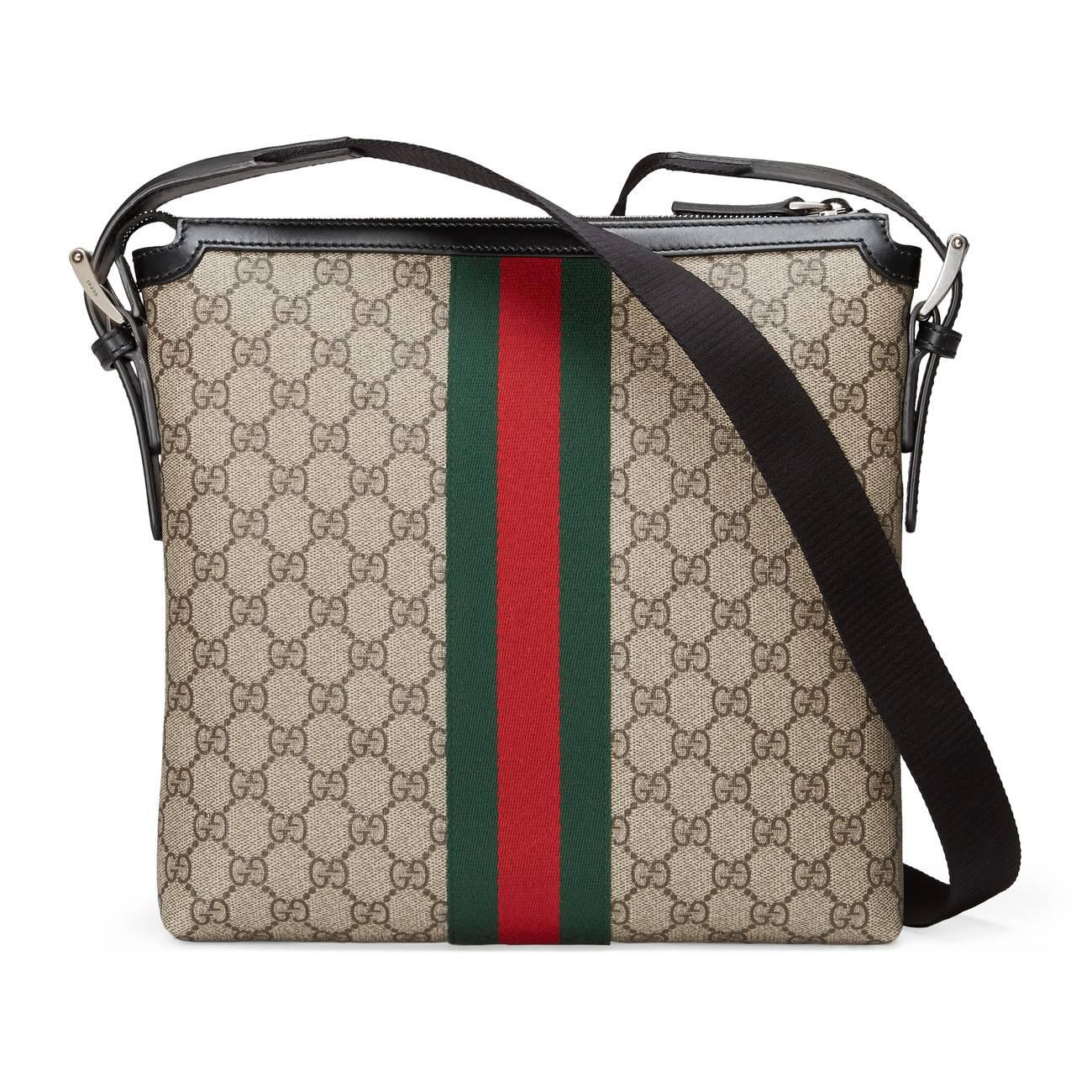 Gucci Web GG Supreme Messenger Bag in Green for Men | Lyst