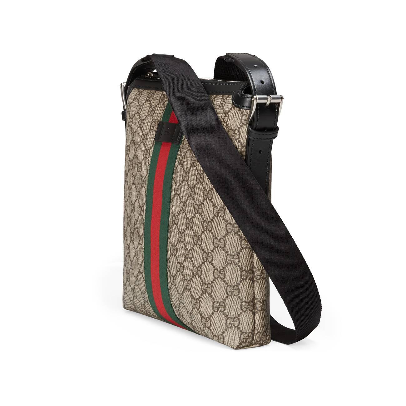 Gucci Web GG Supreme Messenger Bag in Green for Men | Lyst
