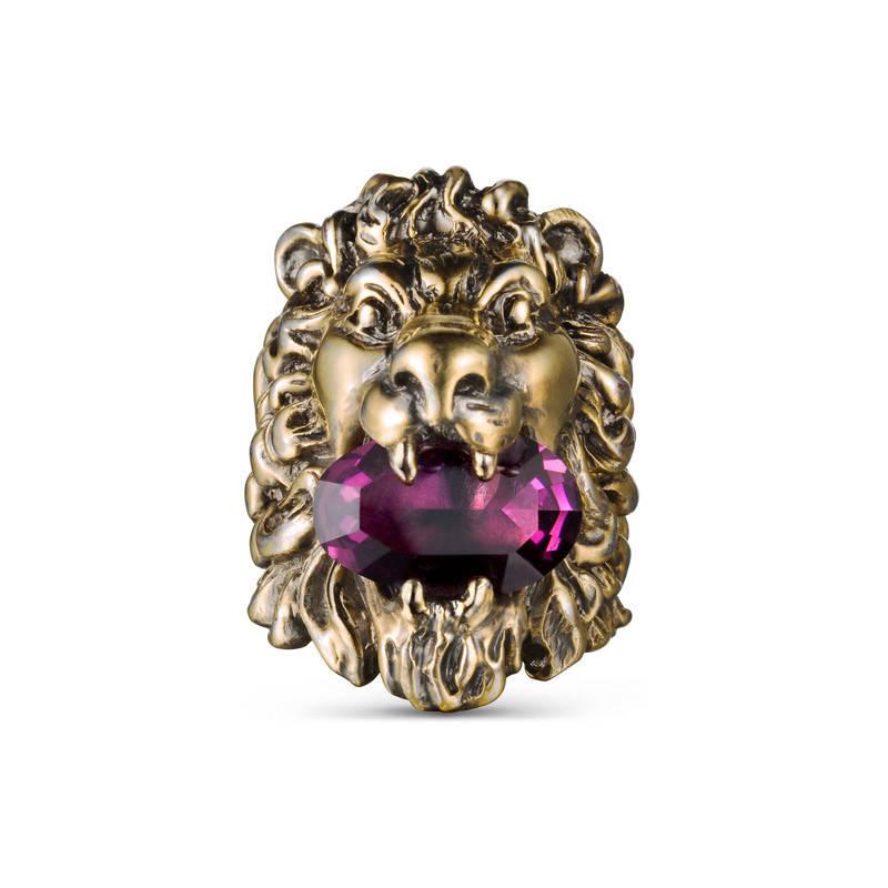Gucci Lion Head Ring With Crystal in Purple | Lyst