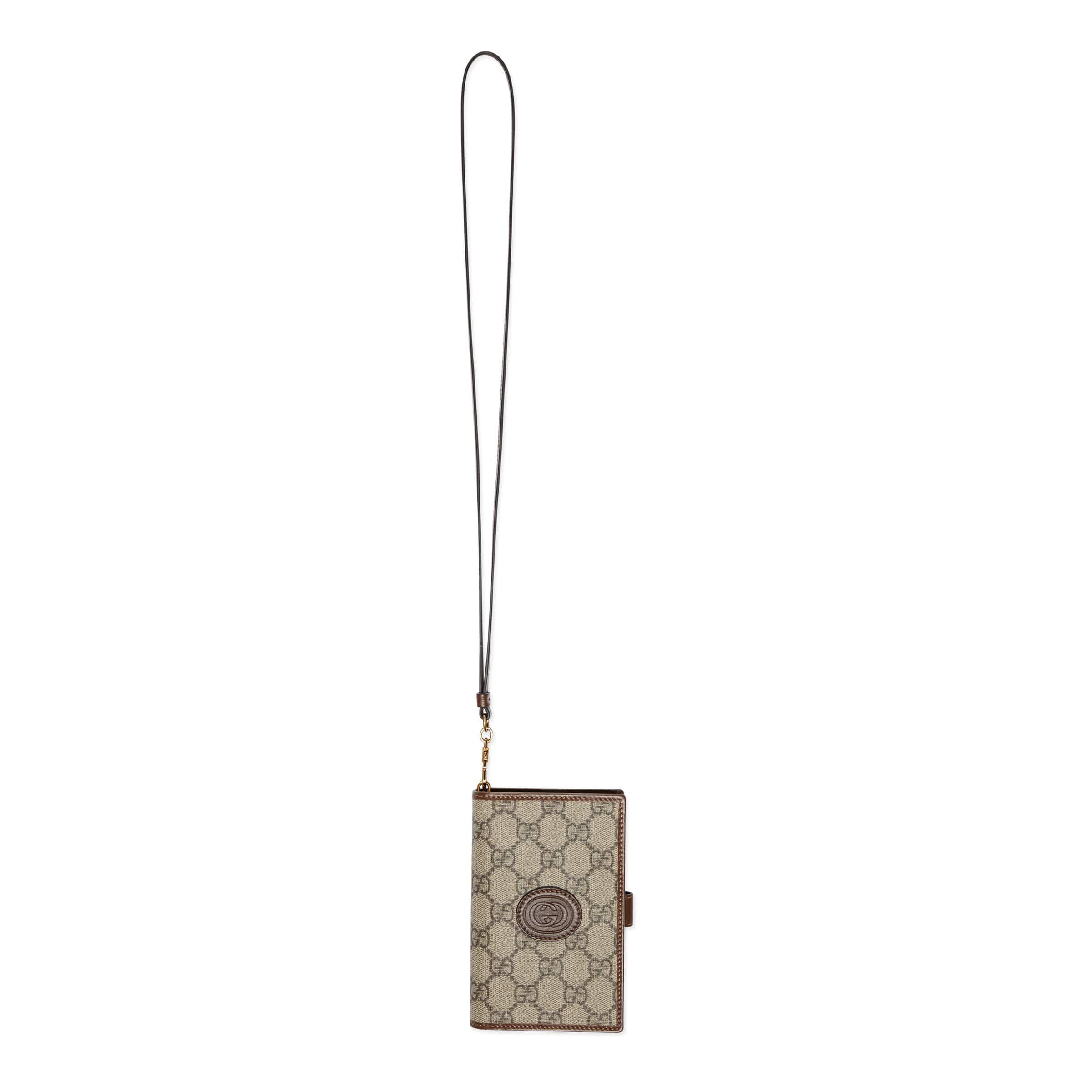 Gucci Passport Case With Interlocking G Tag in Natural