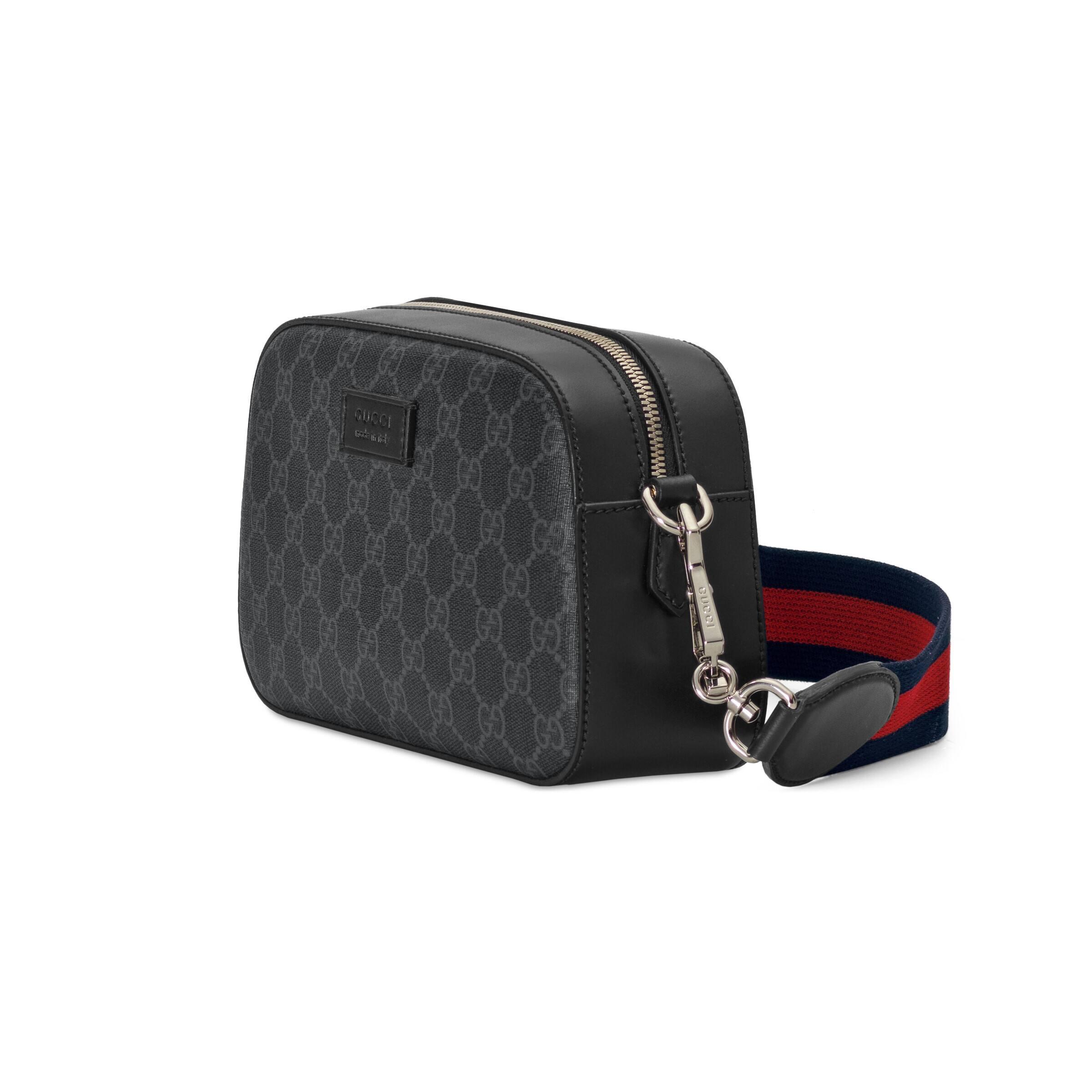 Gucci GG Supreme Canvas Camera Bag in Black for Men | Lyst