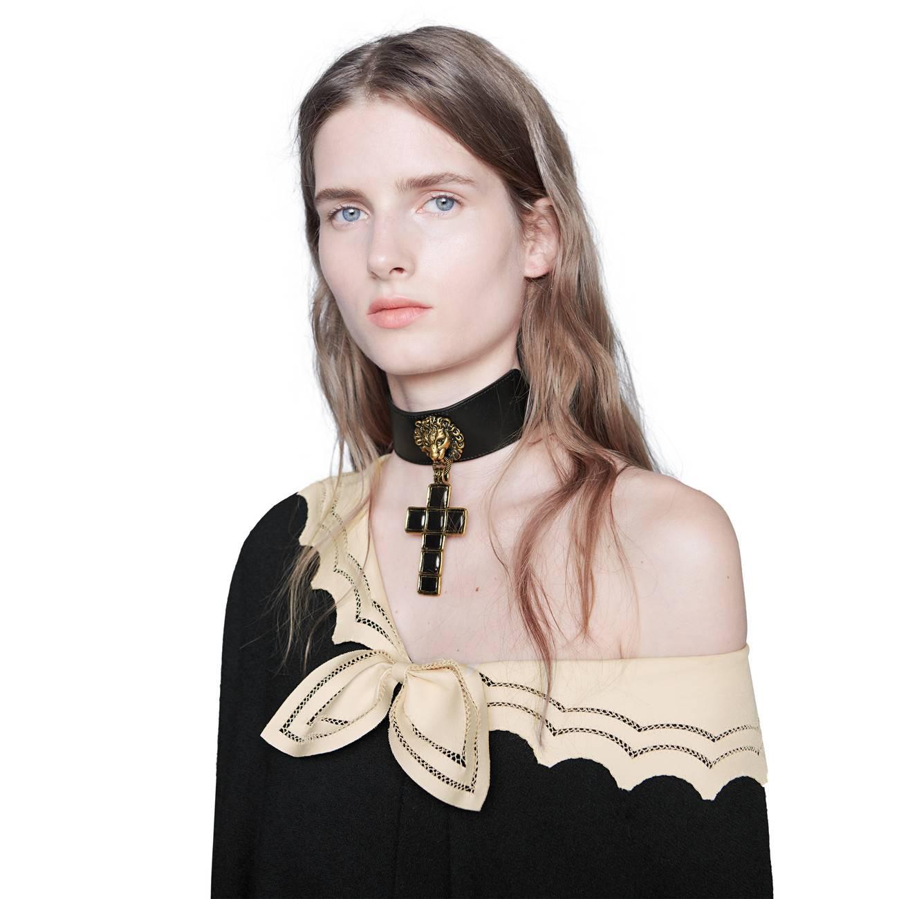 gucci cross choker