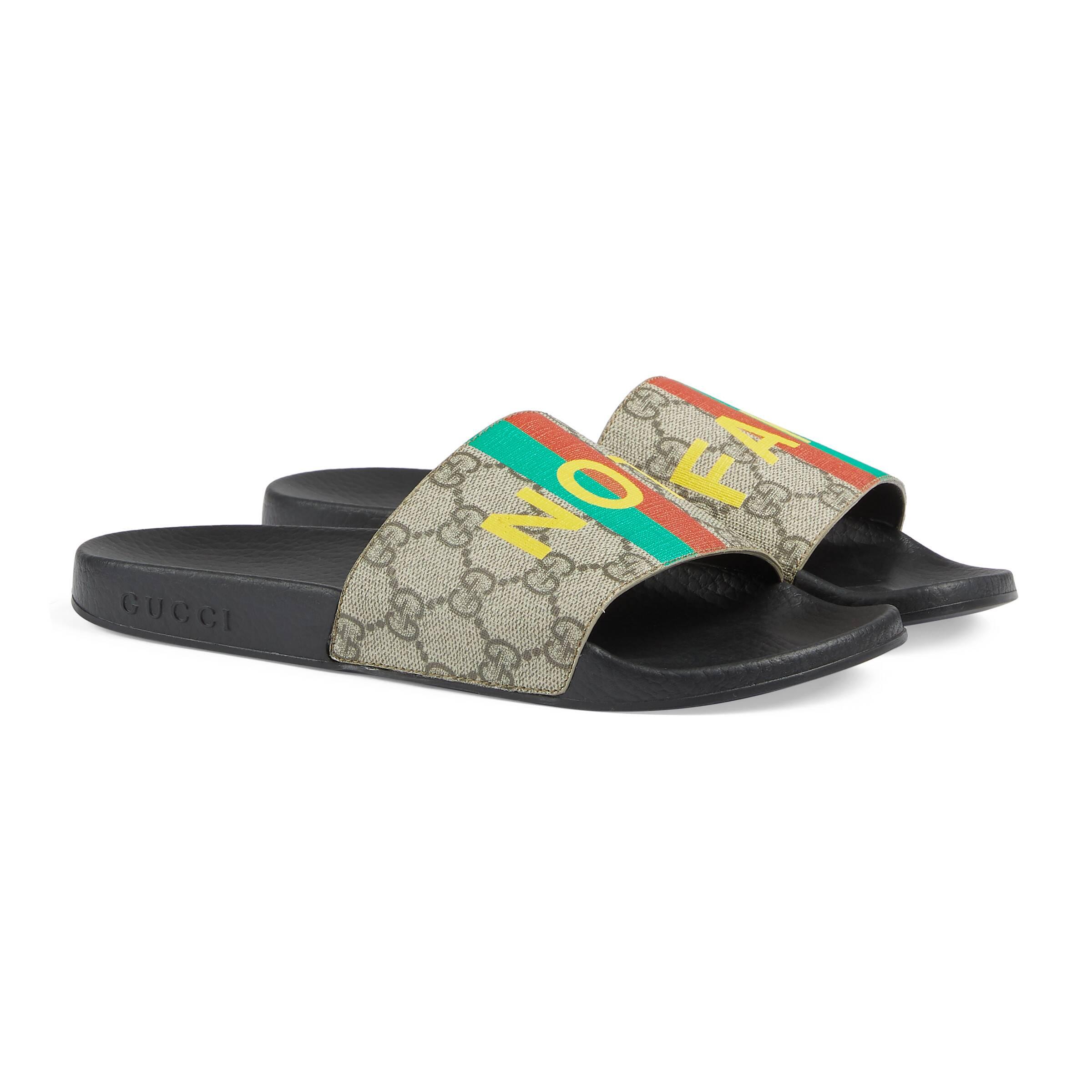 Gucci 'fake/not' Print Slide Sandal in Natural | Lyst