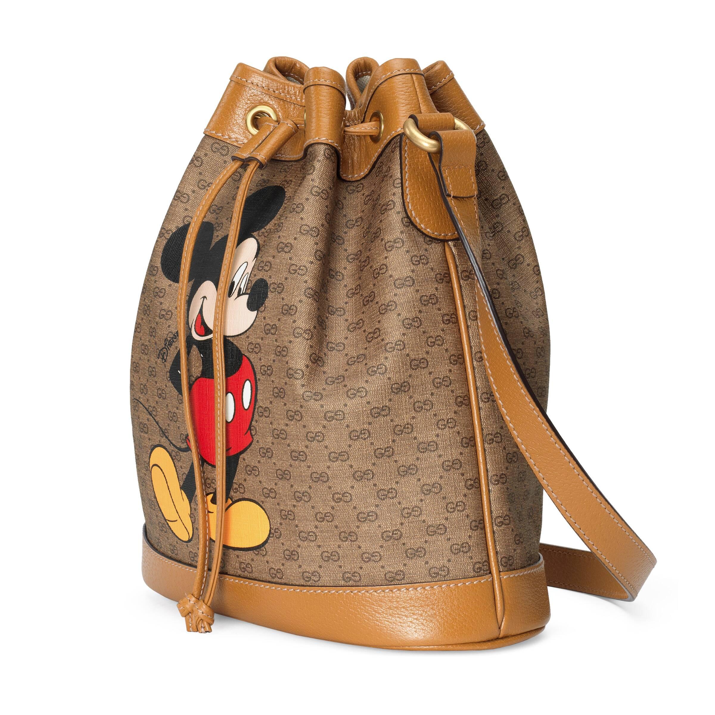 Morning Founder Orbit Gucci Disney X Small Bucket Bag in Natural | Lyst