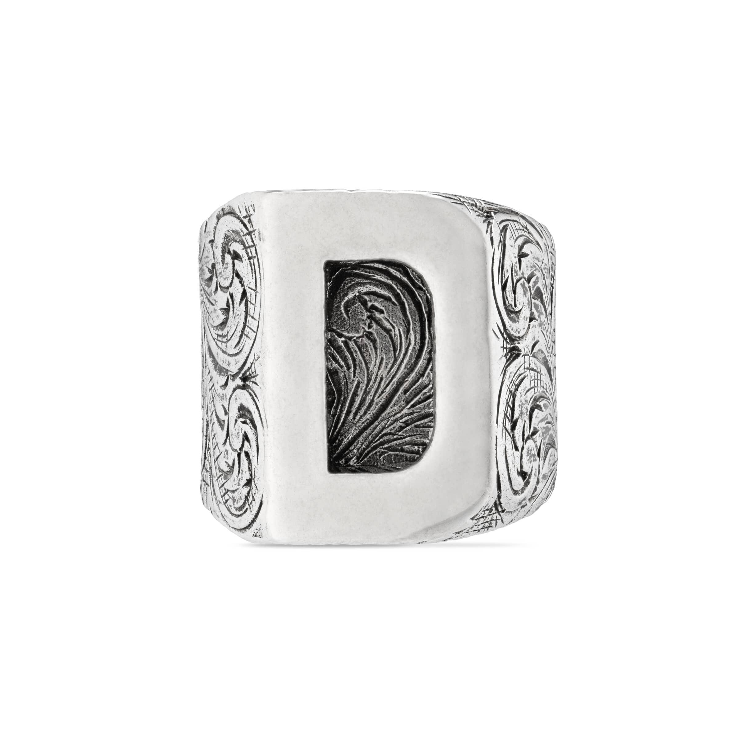 Anello con lettera \