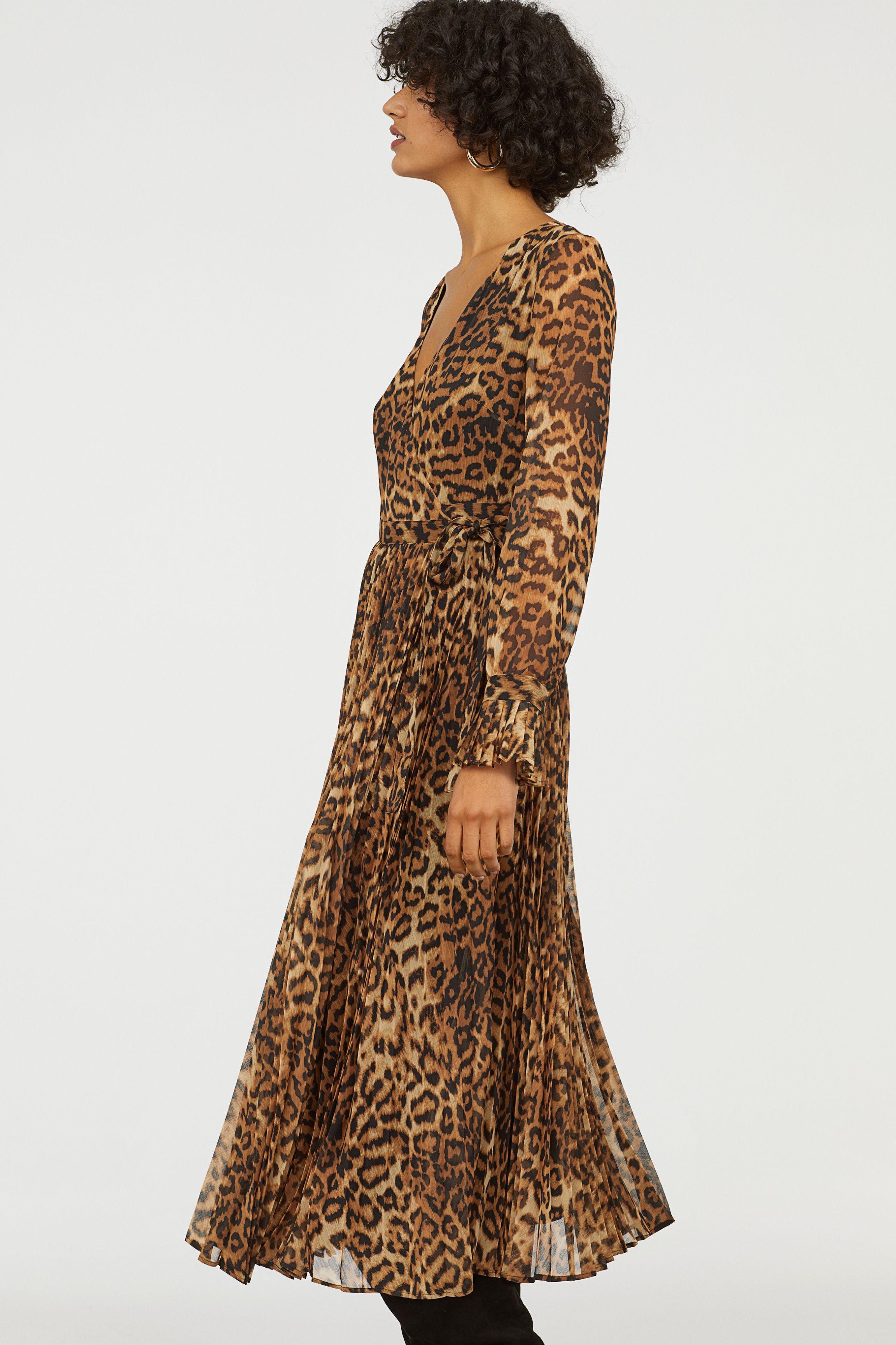 medieval dress queen