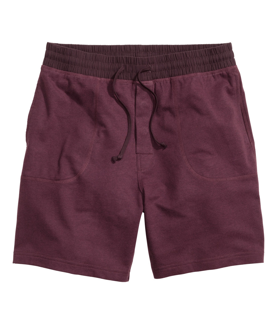 M and s boys shorts When it comes to shorts for boys, our selection is second to none. Your little all-star will love the complete line of boys' athletics shorts at Kohl's, including many styles of boys' Nike shorts. And when he needs to go from the court to the classroom, our line of boys' khaki shorts steps up to the plate.