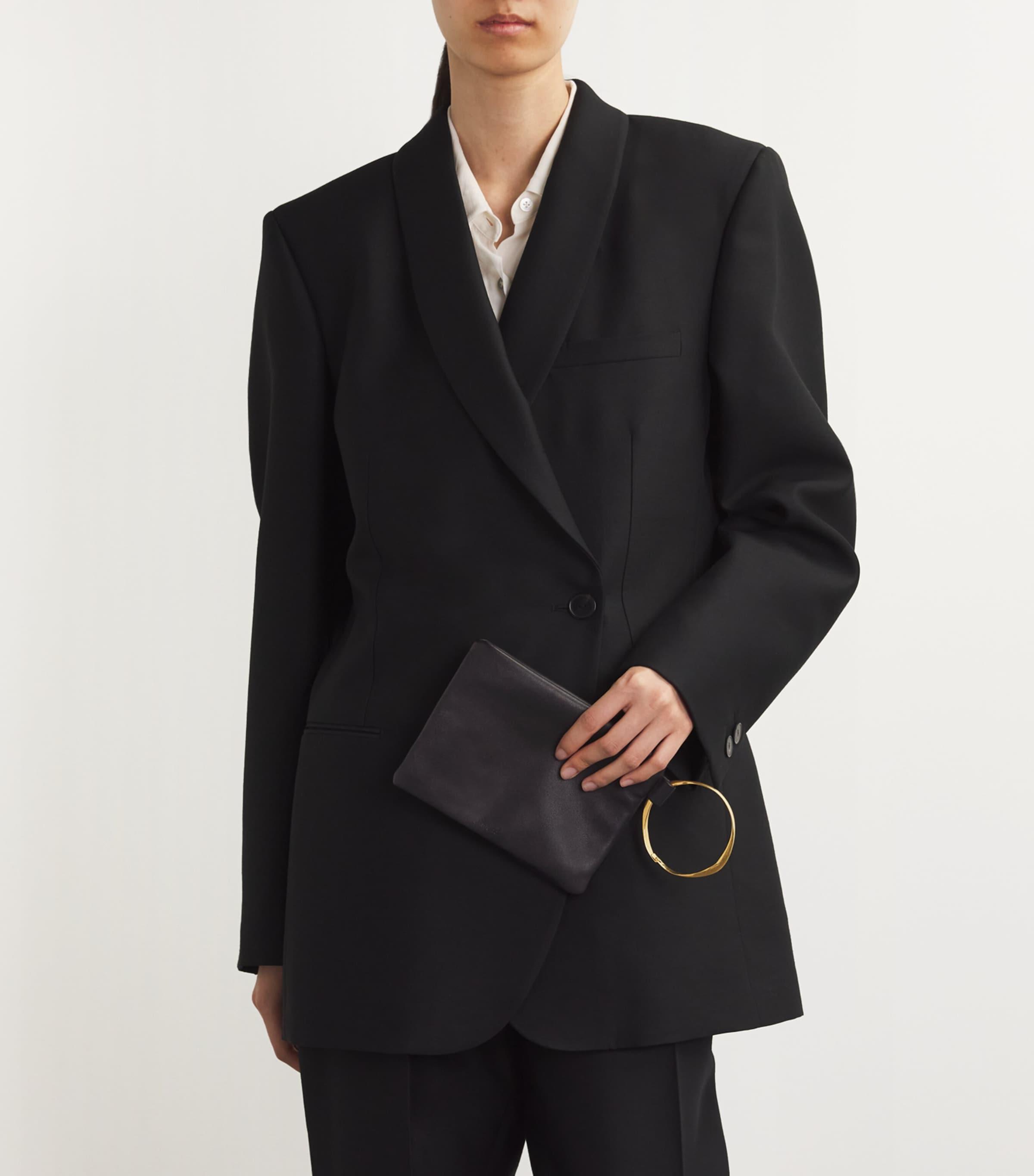 ★国内発送★【THE ROW】Square Bracelet Clutch Square Bracelet Clutch Black in Leather – The Row