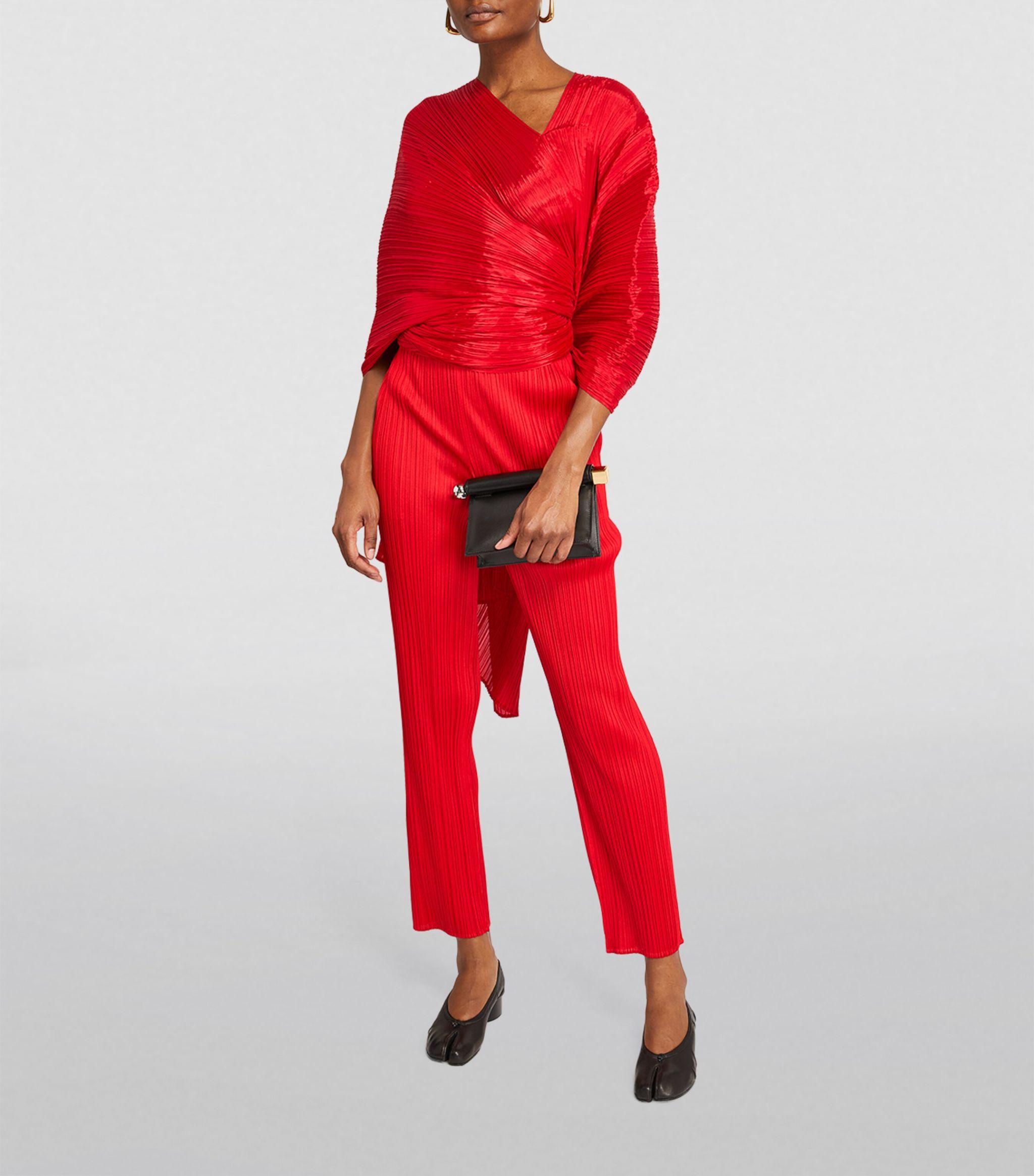 Pleats Please Issey Miyake Basics Madame-T Stole in Red | Lyst