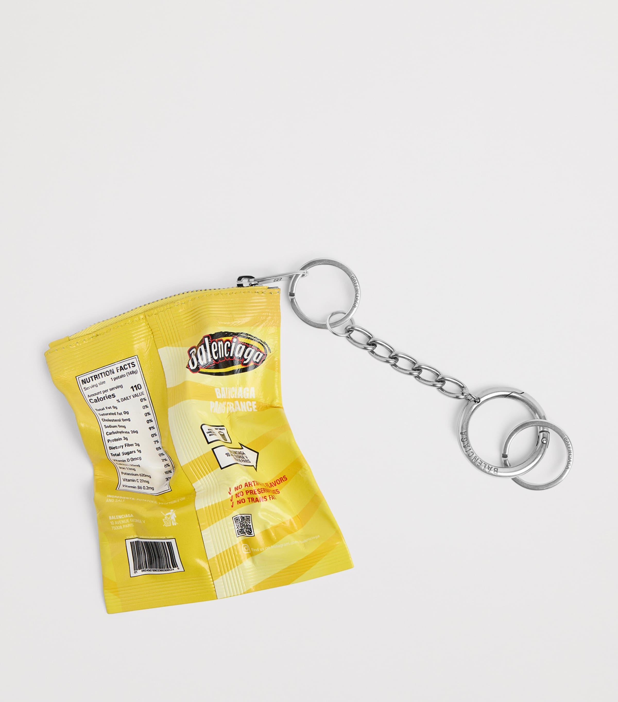 バレンシアガ　キーリング CHIPS チャーム　イエロー Balenciaga Calf Leather Chips Keyring in Yellow | Lyst UK