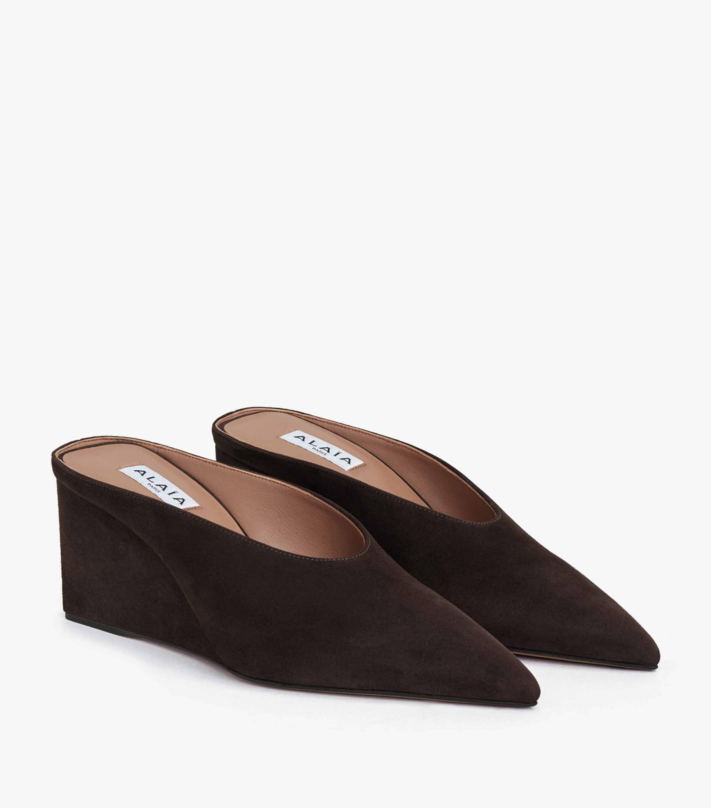 【ALAIA直営店】MULES COMPENSeES CURVE EN CUIR VERNI Mules compensées Curve 75 en cuir verni en noir – Alaia