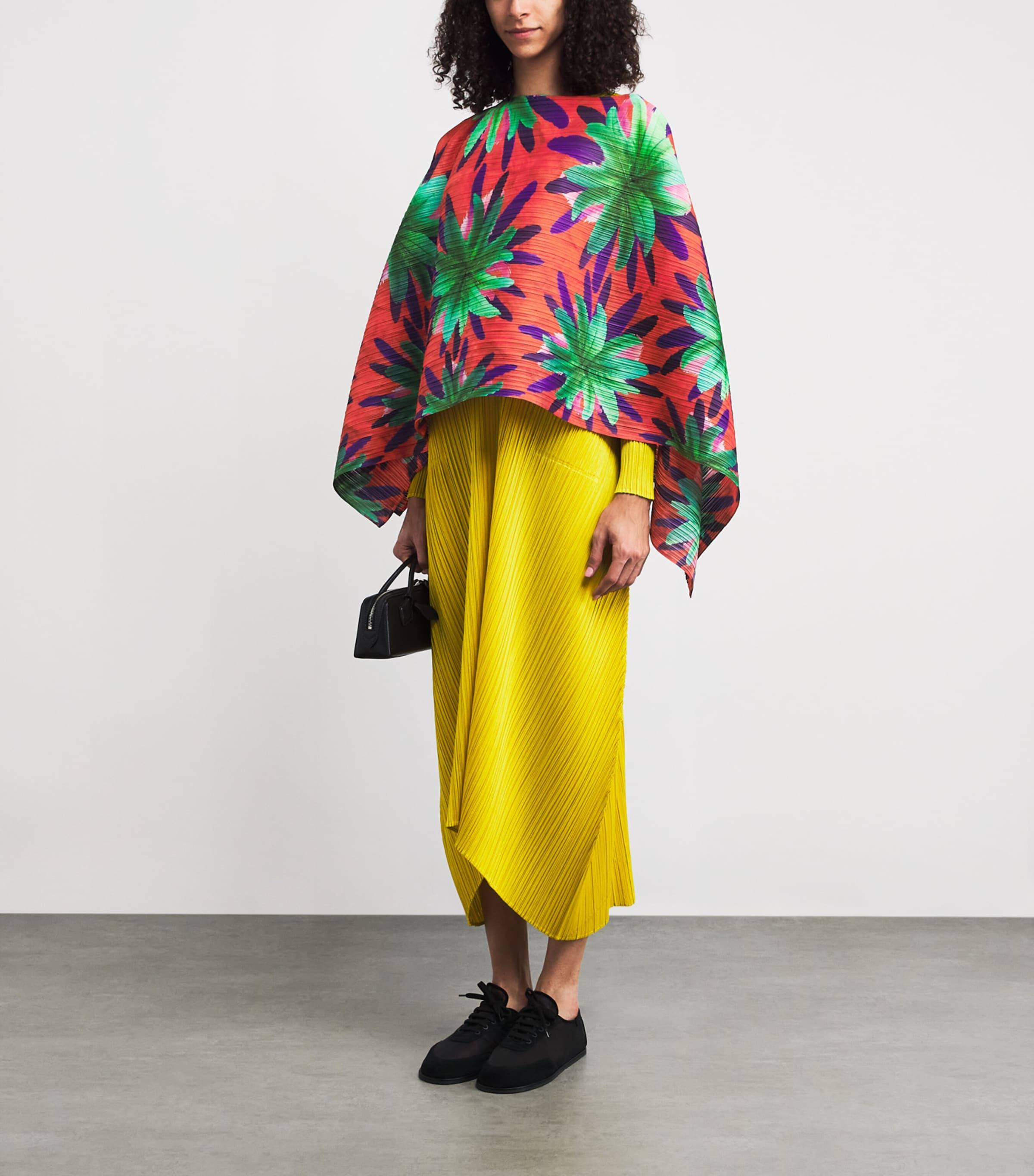 Pleats Please Issey Miyake Carnival Sleeveless Top in Red | Lyst UK