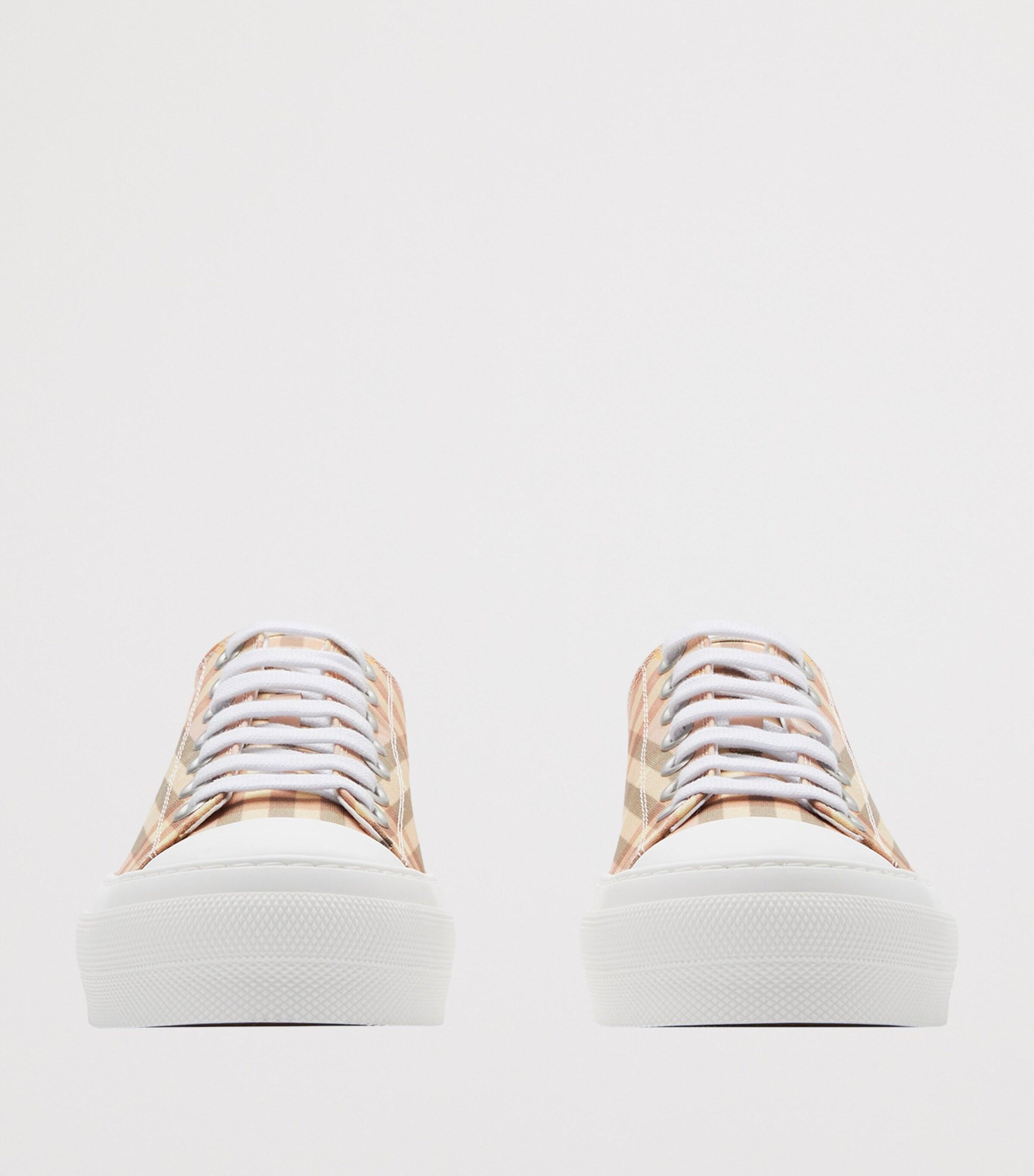 Burberry Low-top sneakers for Women | Online Sale up to 44