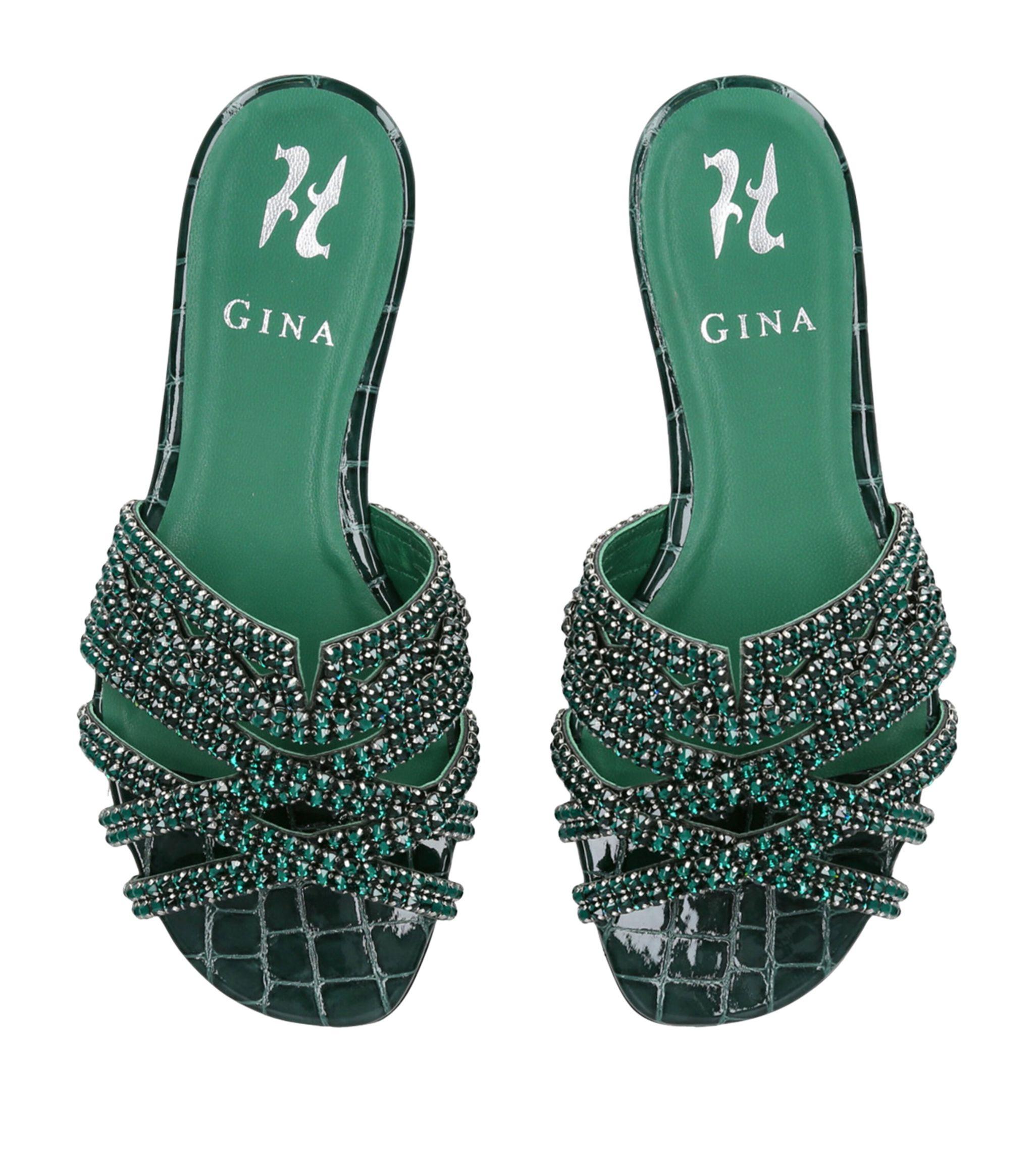 Gina deals flip flops