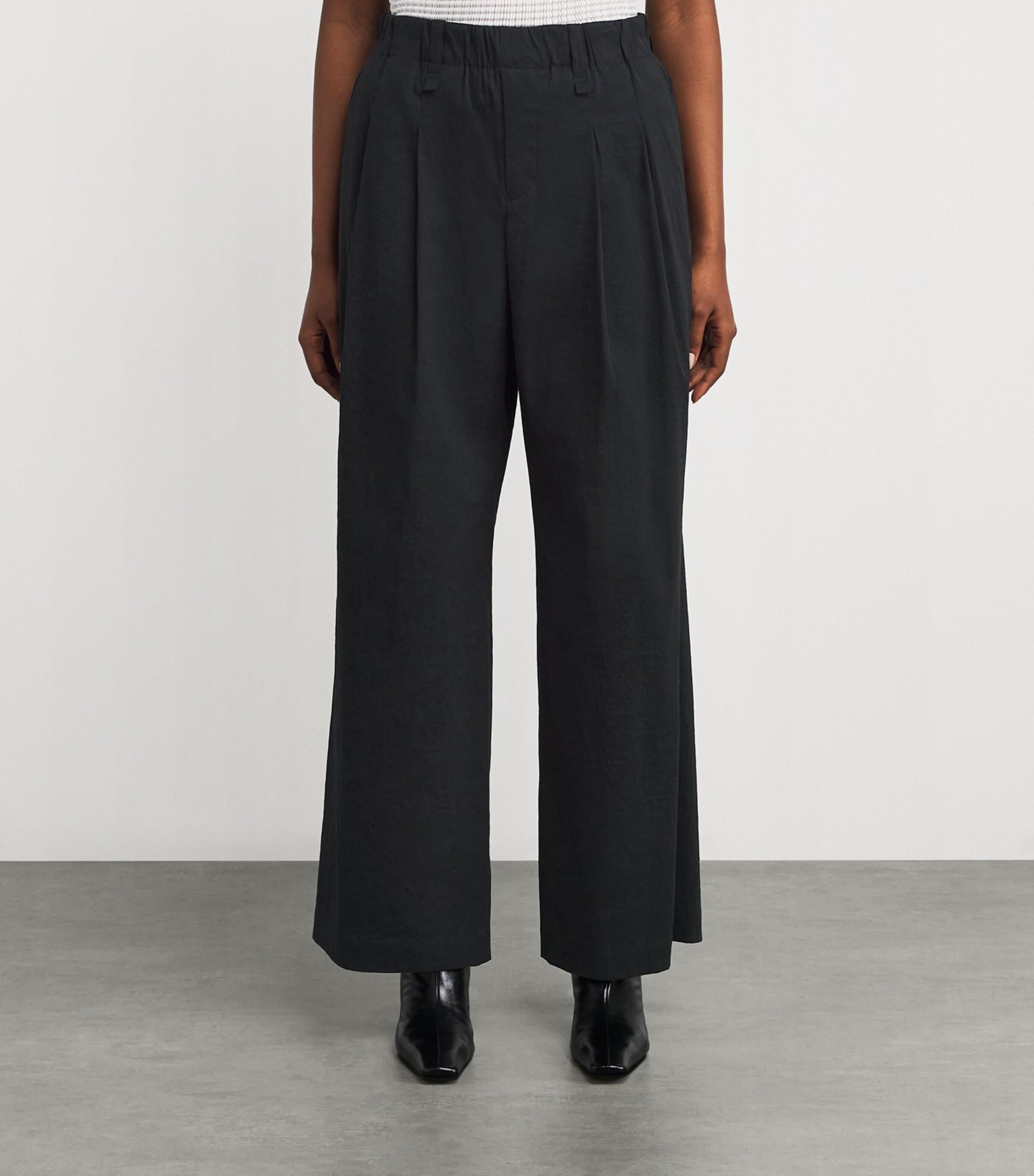 パンツ ISSEY MIYAKE Women Straight Pants IM48KF36015 Black FINE KNIT PLEATS BLACK PANTS – ISSEY MIYAKE ONLINE STORE