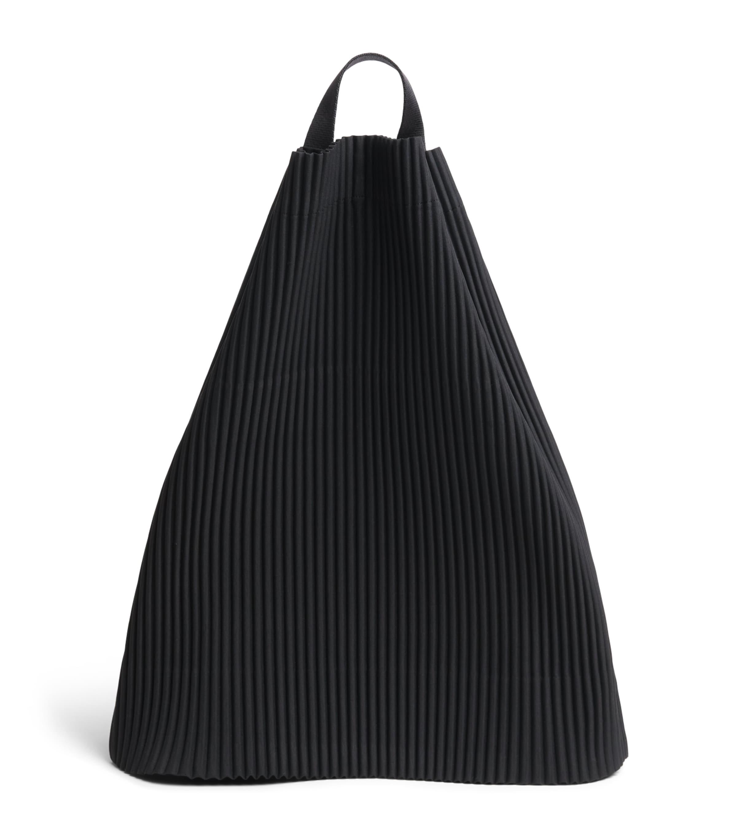 Homme Plissé Issey Miyake Drawstring Pleated Shoulder Bag in Black
