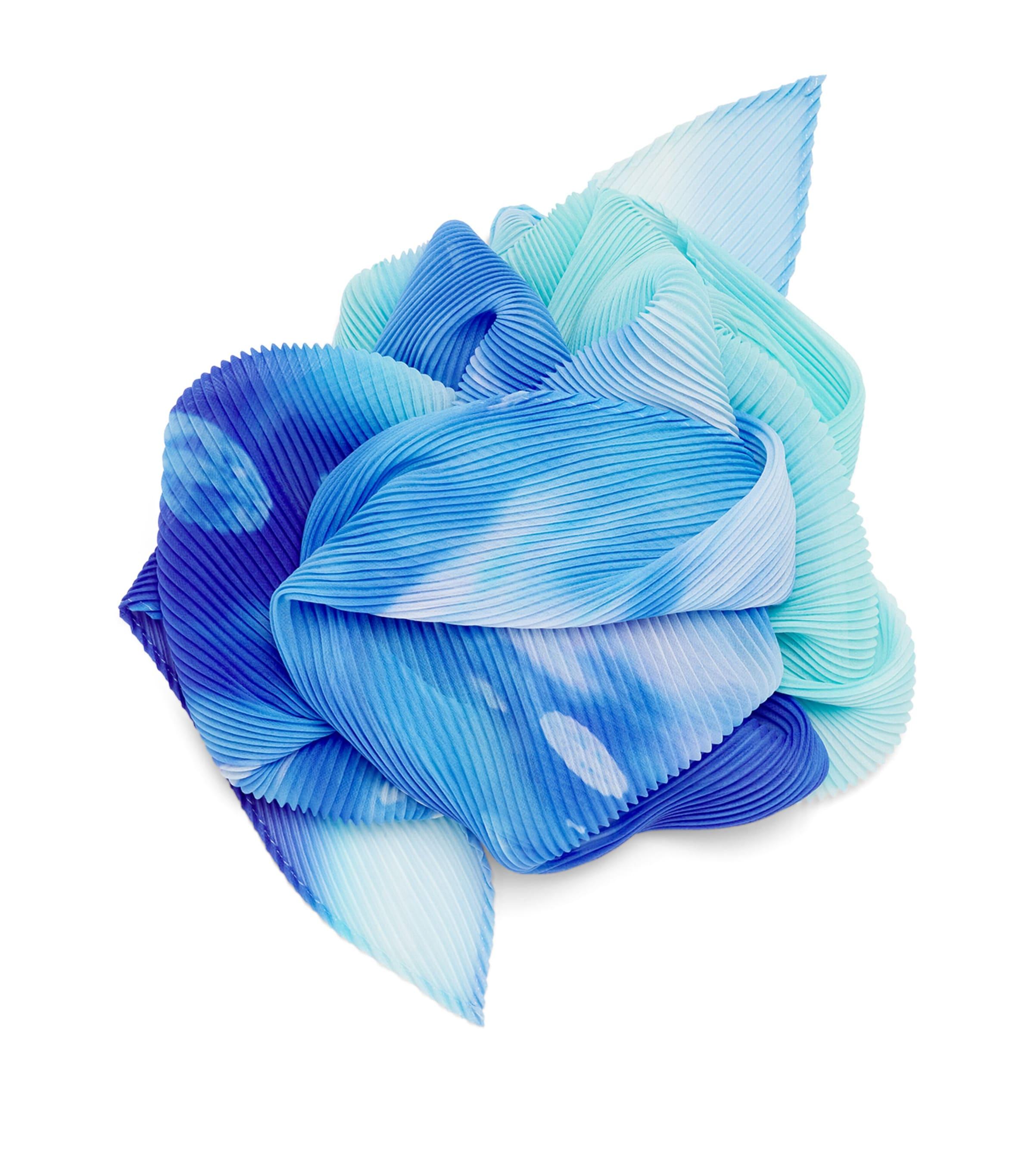 【最終値下げ】PLEATS PLEASE SEA BUBBLE SCARF Pleats Please Issey Miyake Sea Bubble Scarf in Blue | Lyst