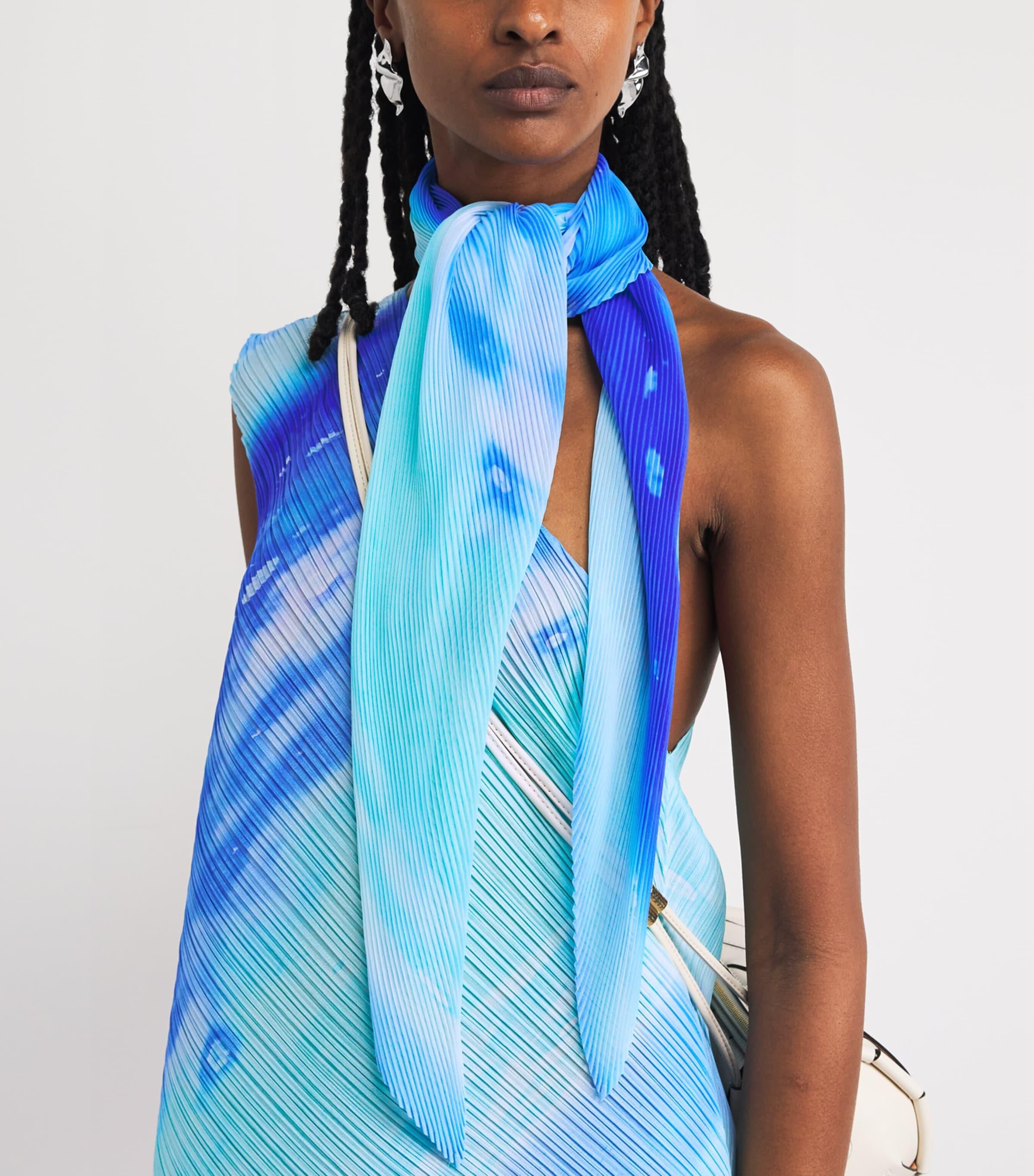 【最終値下げ】PLEATS PLEASE SEA BUBBLE SCARF Pleats Please Issey Miyake Sea Bubble Scarf in Blue | Lyst