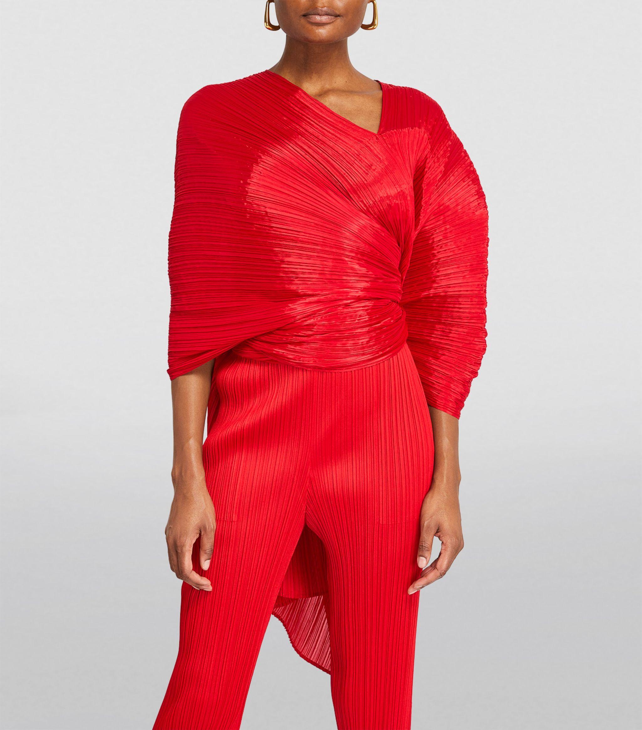 Pleats Please Issey Miyake Basics Madame-T Stole in Red | Lyst