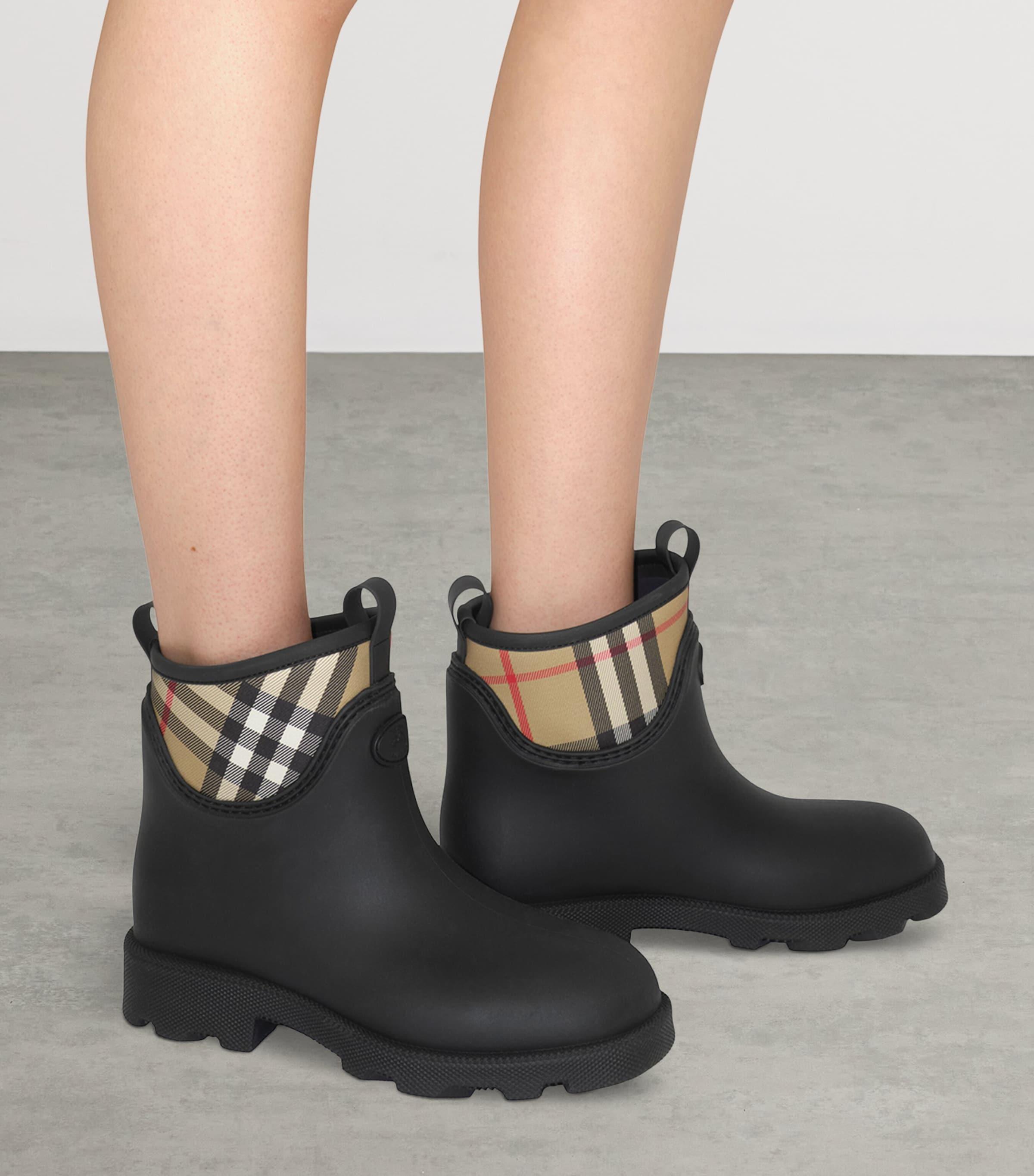 Burberry Men’s Classic Tall‎ Rain Boots Black Glossy Subtle Nova Check 13 Vintage Check Neoprene and Rubber Rain Boots in Black  main image 4