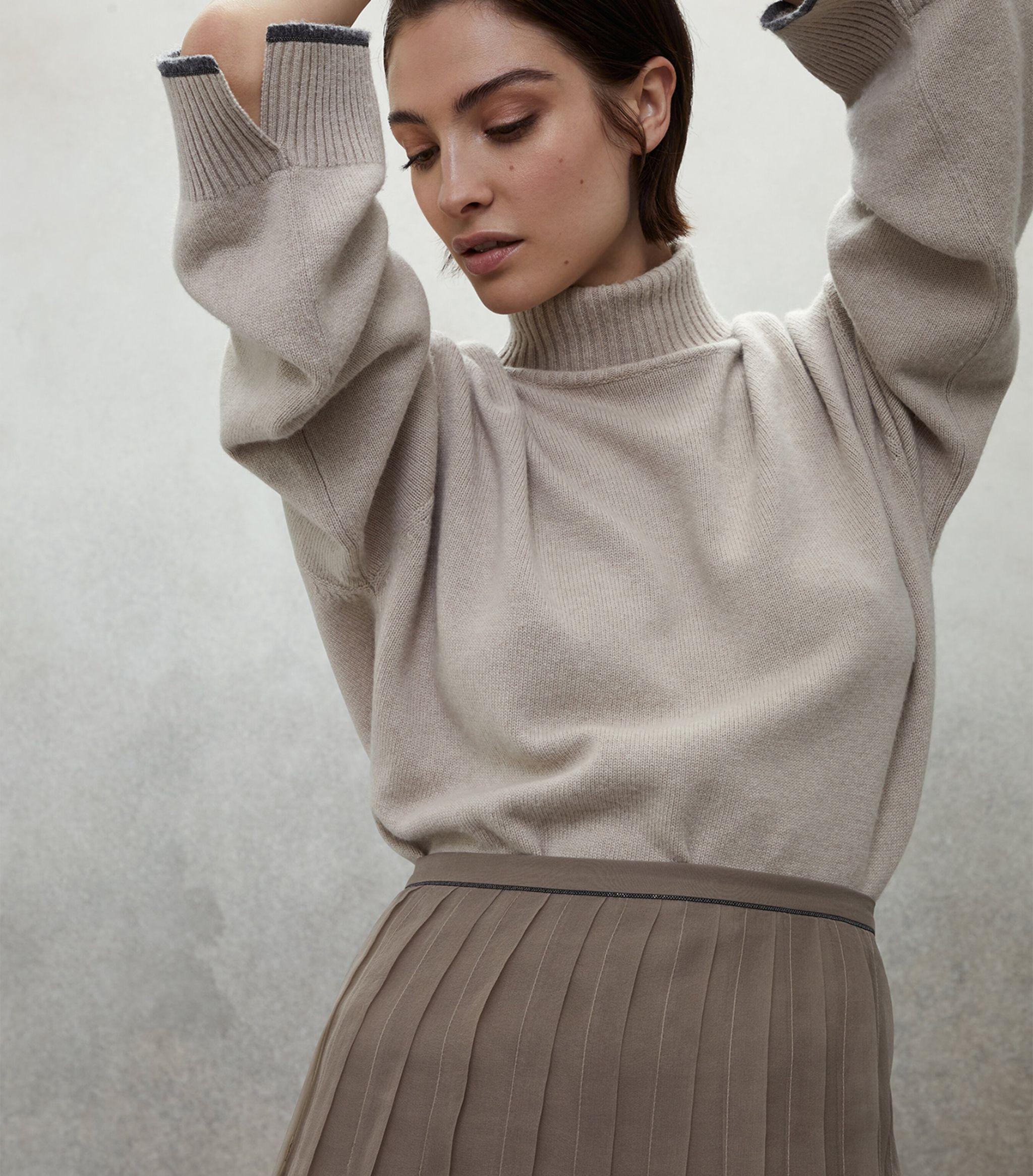 Brunello Cucinelli Silk Pleated Midi Skirt in Natural | Lyst